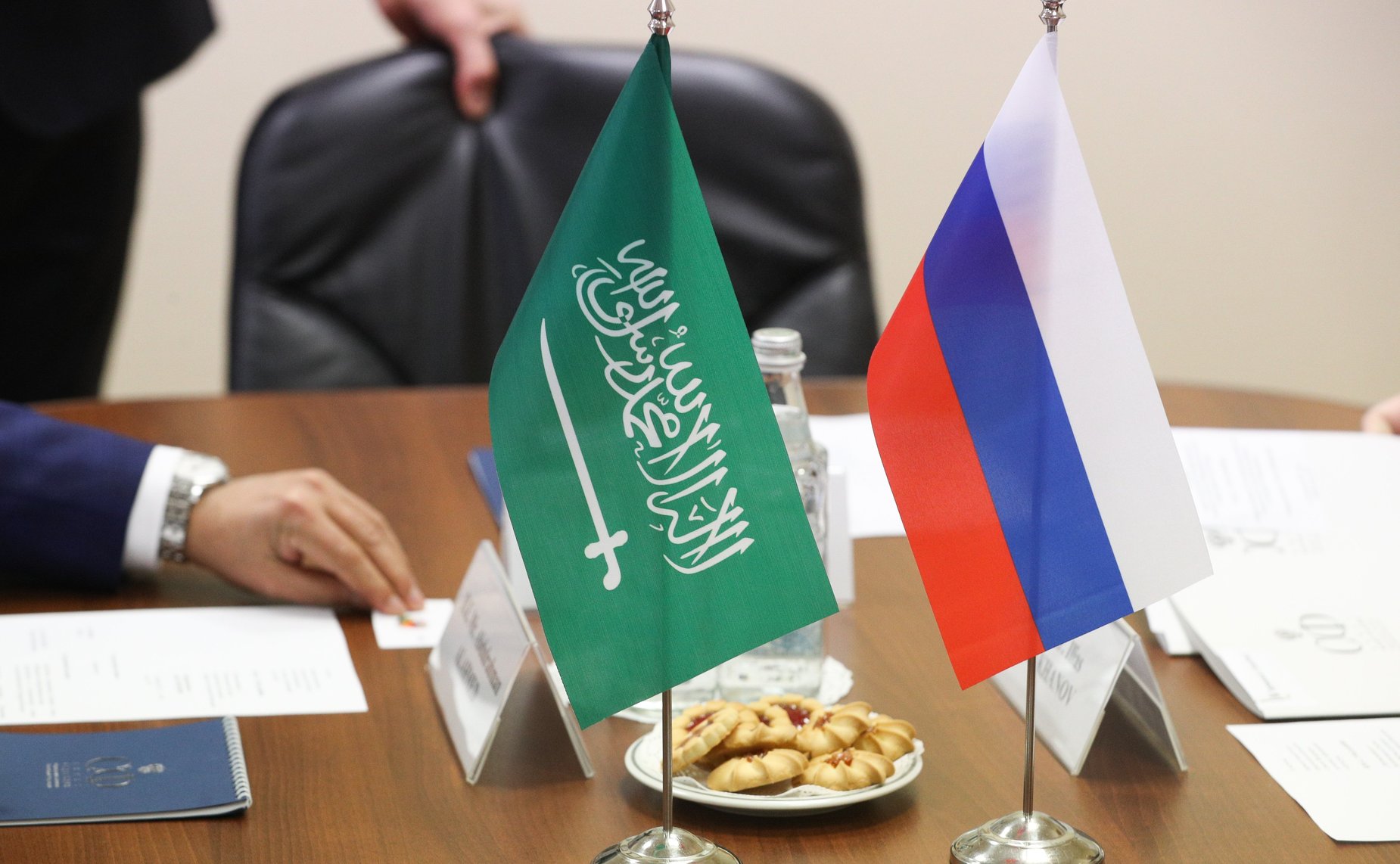 Встреча Ильяса Умаханова с Чрезвычайным и Полномочным Послом Королевства Саудовская Аравия в Российской Федерации Абдулрахманом Аль-Ахмедом