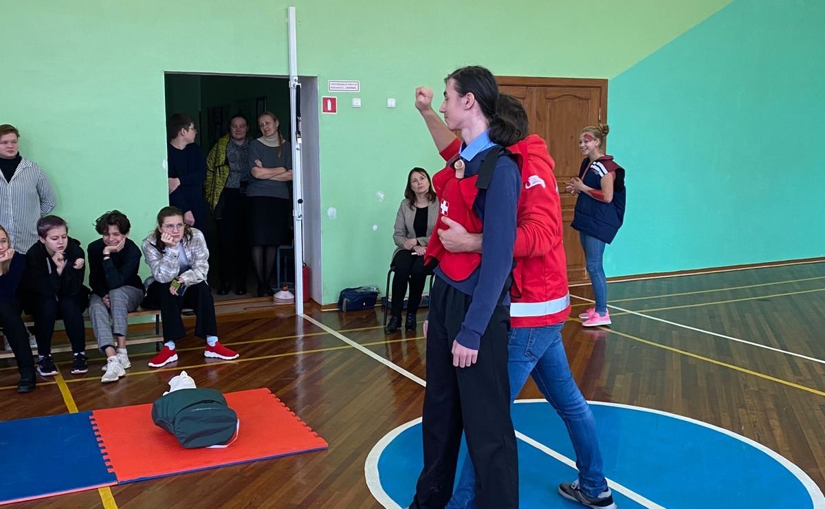 Елена Бибикова рассказала школьникам о необходимости навыков по оказанию первой медицинской помощи