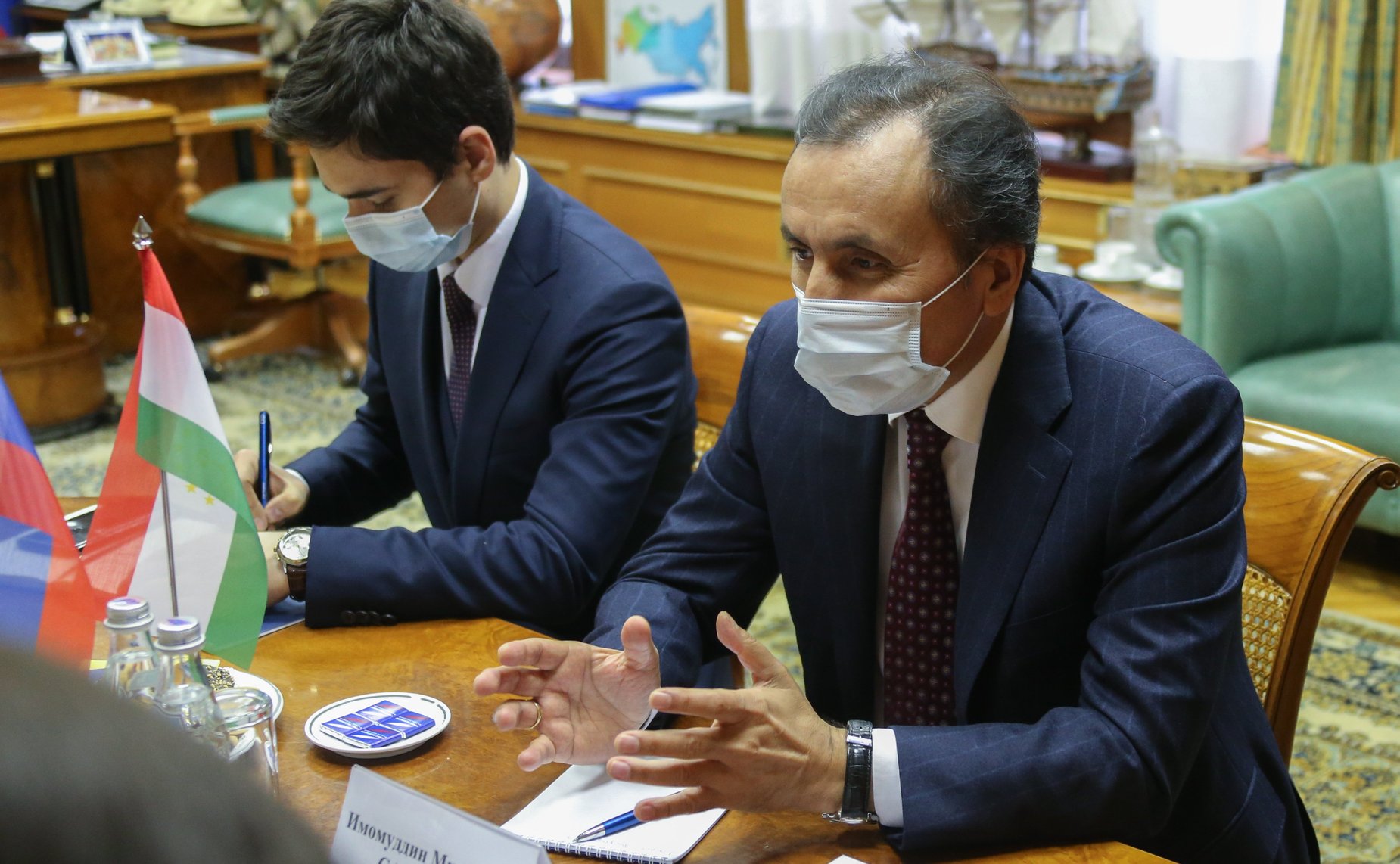 Встреча заместителя Председателя СФ Ильяса Умаханова с Чрезвычайным и Полномочным послом Республики Таджикистан в РФ