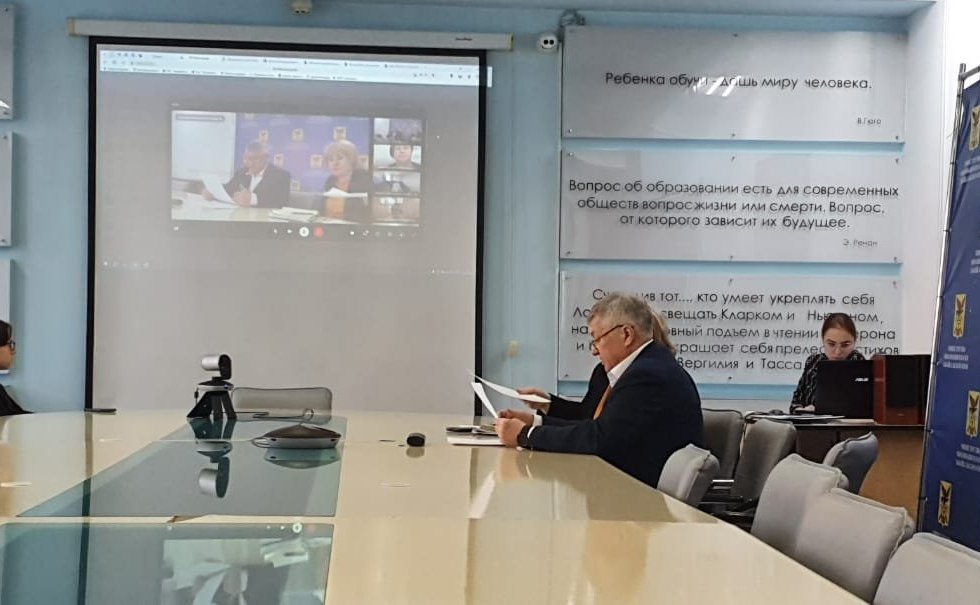 Сергей Михайлов провёл селекторное совещание по вопросу модернизации образовательных организаций