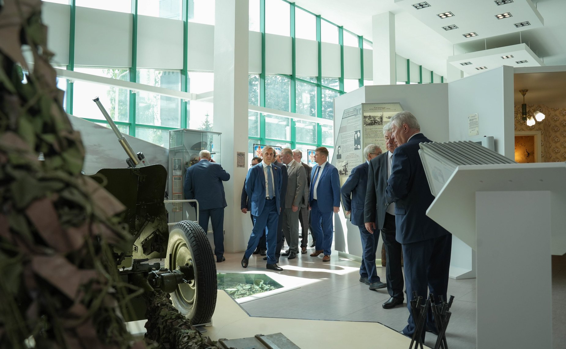 В рамках выездного заседания Комитета СФ по обороне и безопасности сенаторы посетили ряд социально значимых предприятий Свердловской области