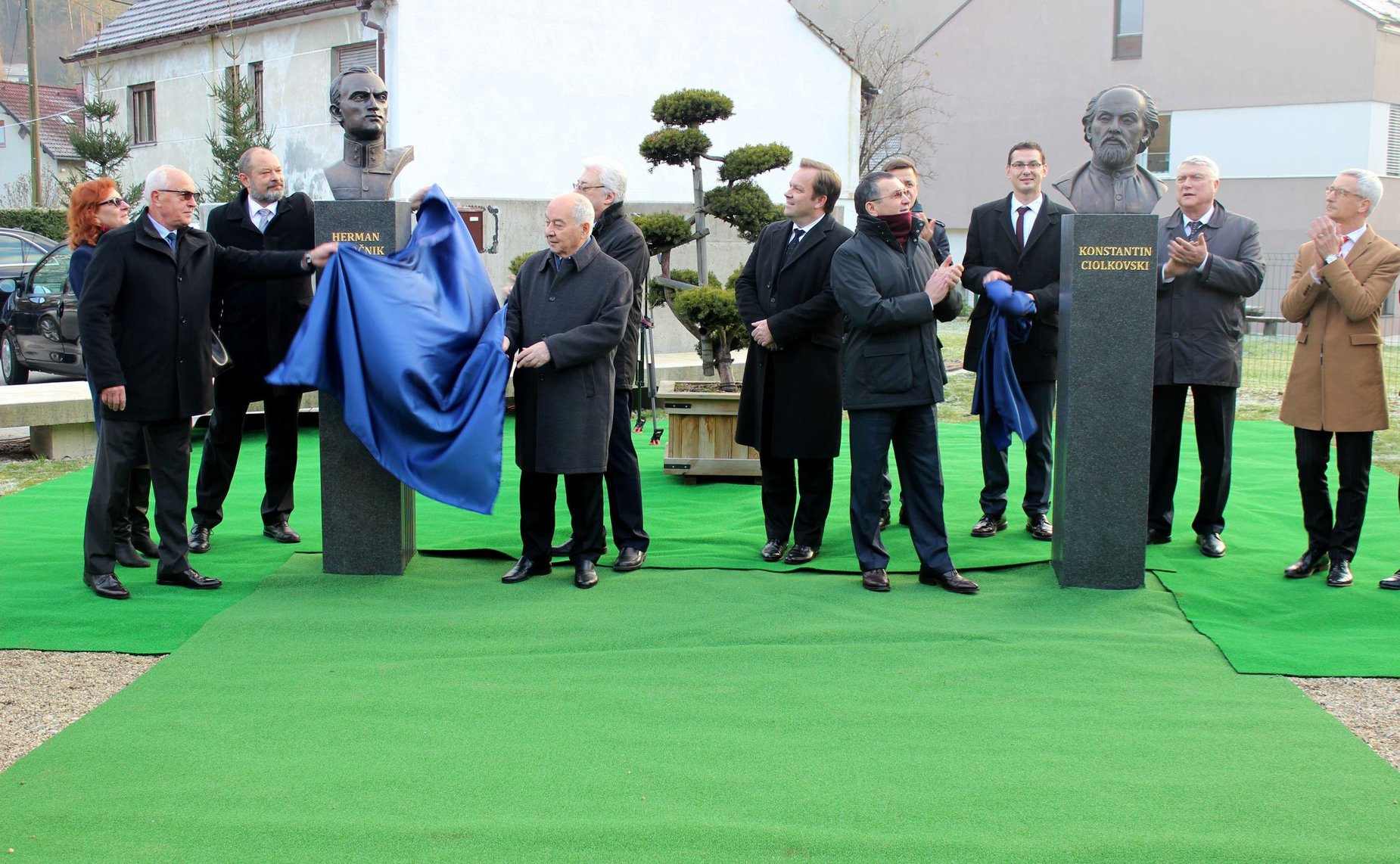 Торжественная церемония открытия Аллеи основоположников космонавтики