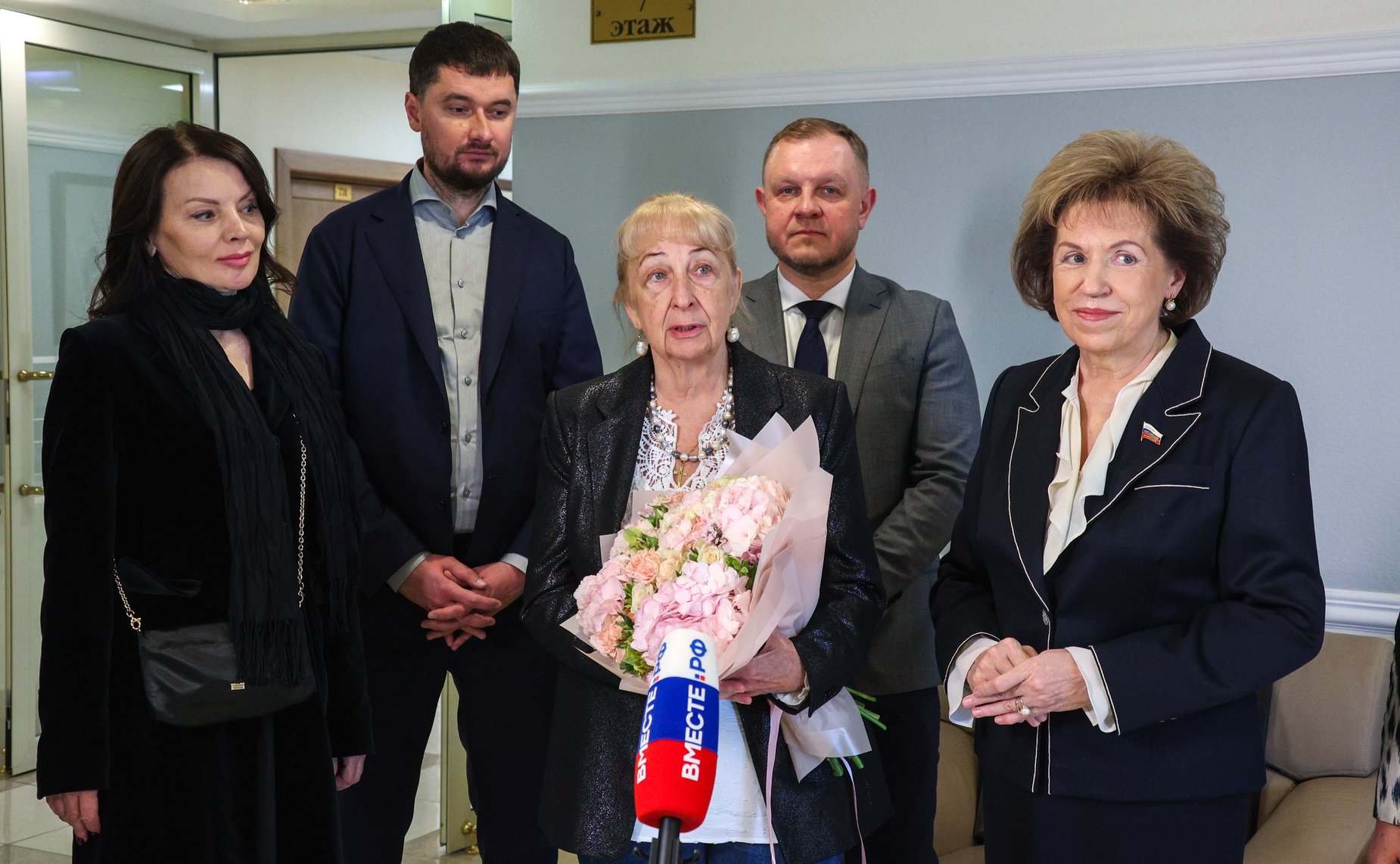 Торжественное открытие выставки Народного художника РФ Людмилы Юга «Нить времен. Подвиг Победы»