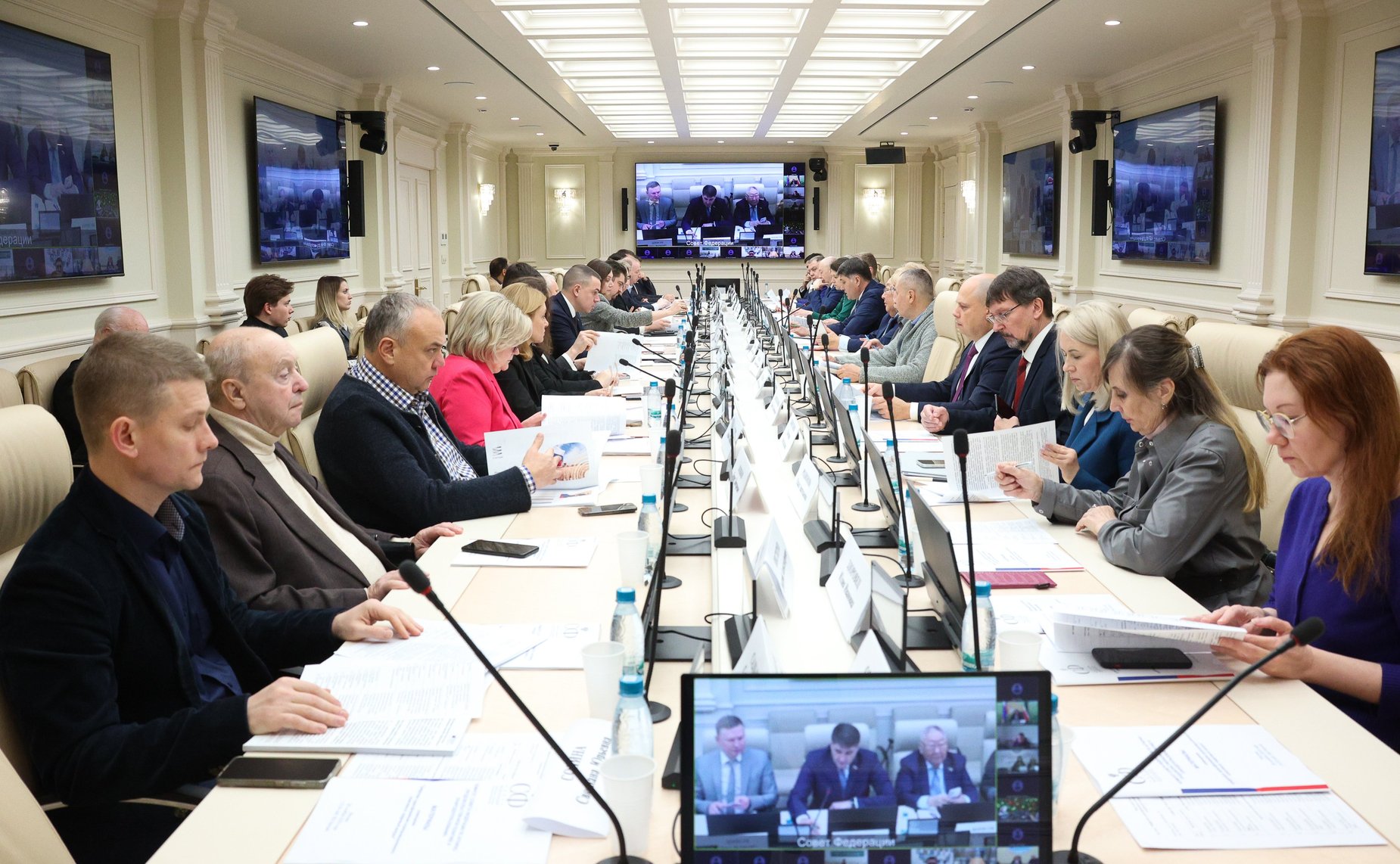 Круглый стол Комитета Совета Федерации по аграрно-продовольственной политике и природопользованию «Цифровая трансформация агропромышленного комплекса: кадровый вопрос»