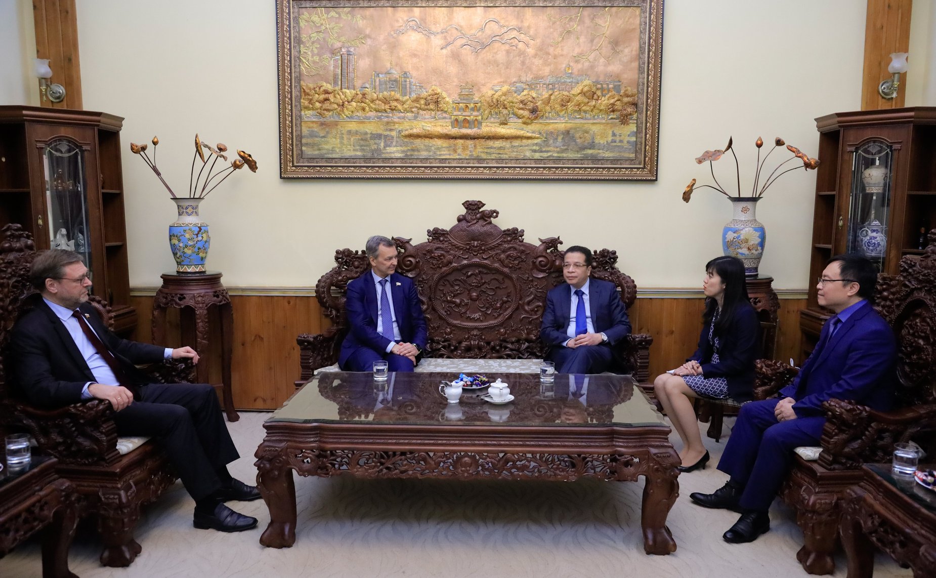 Андрей Яцкин и Константин Косачев провели рабочую встречу с Чрезвычайным и Полномочным Послом СРВ в Российской Федерации Данг Минь Кхоем