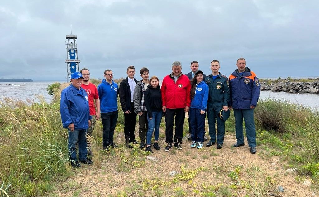 Заместитель Председателя СФ Юрий Воробьев в рамках поездки в регион встретился с выпускниками Молодежного клуба Русского географического общества «Корабелы Прионежья»