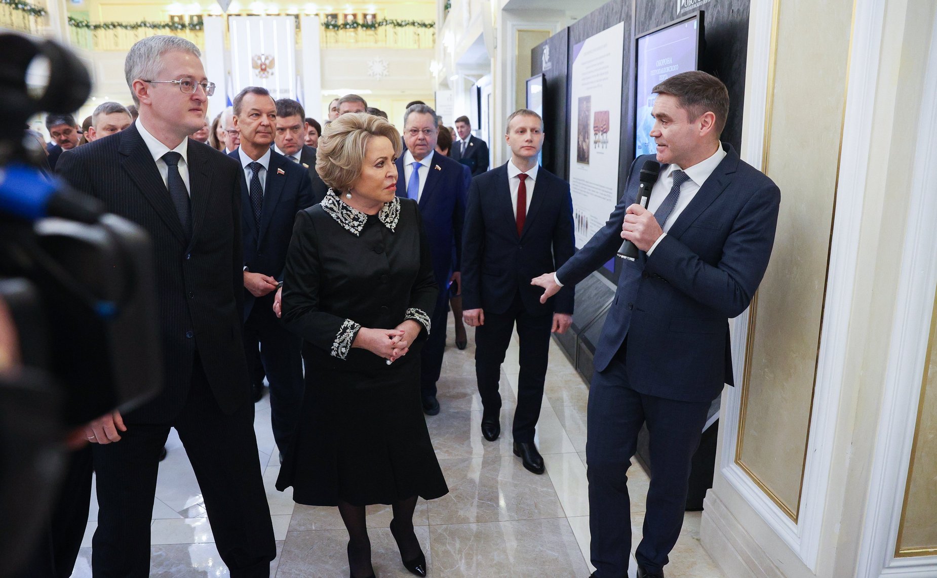 В Совете Федерации открылась выставка, приуроченная к 170-летию Петропавловской обороны