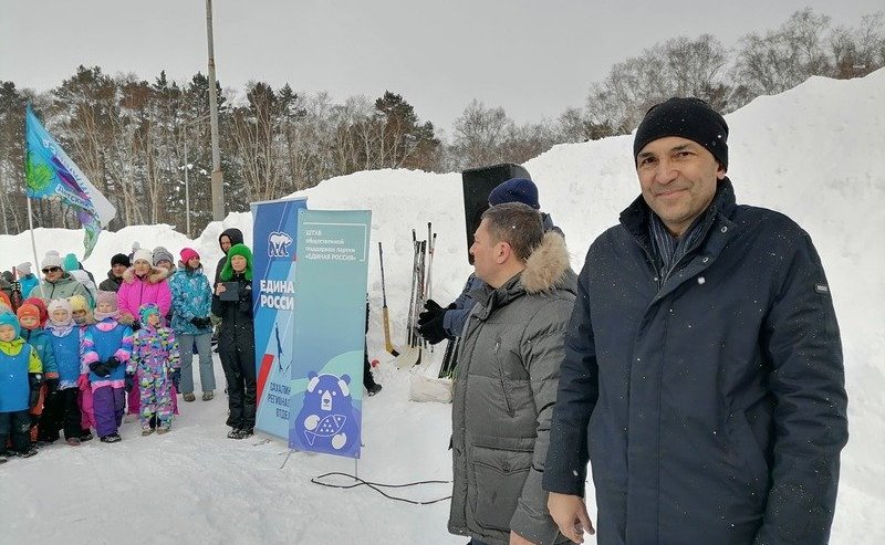 Андрей Хапочкин открыл соревнования «Хоккей в валенках»