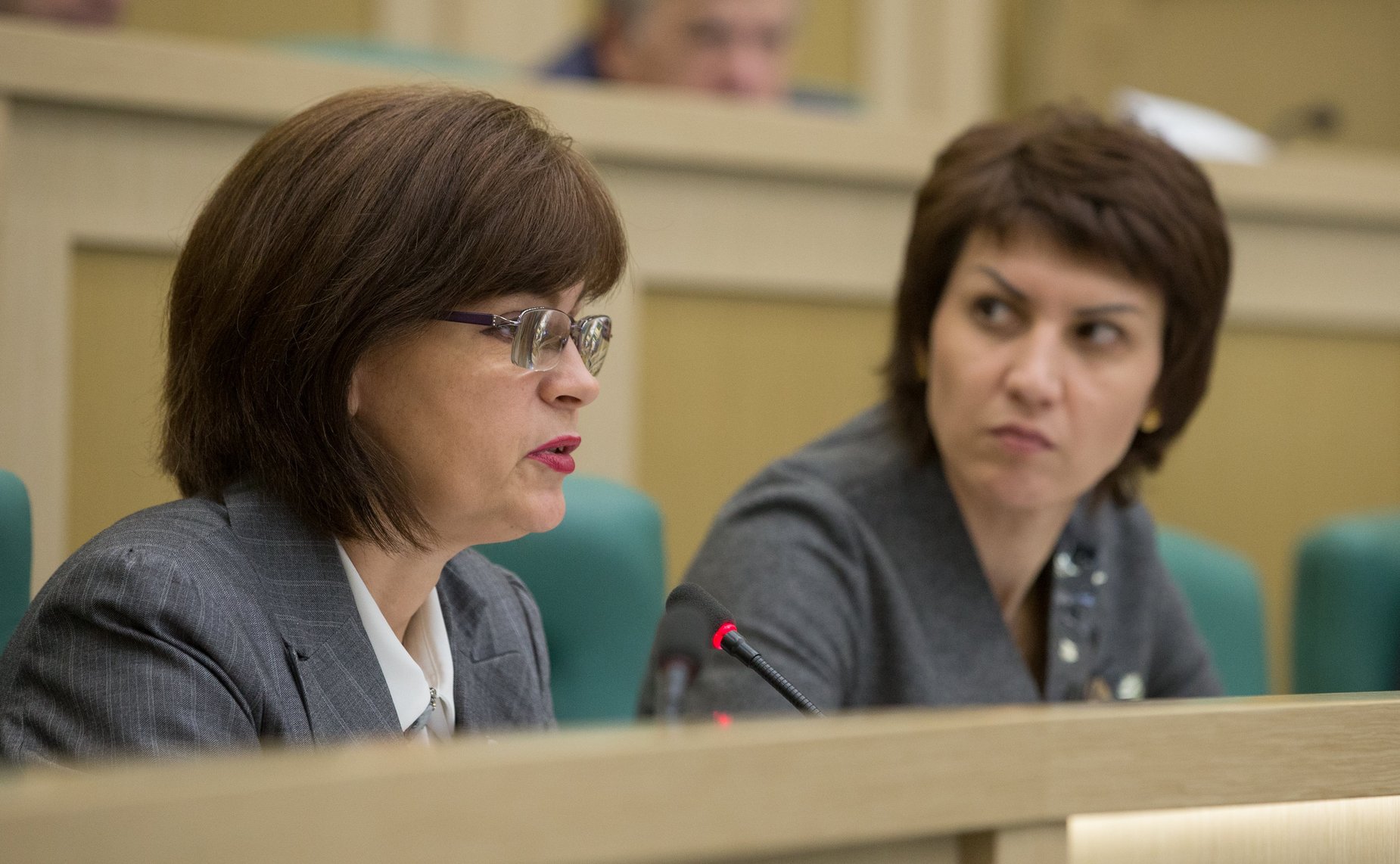 Е. Попова и Т. Лебедева