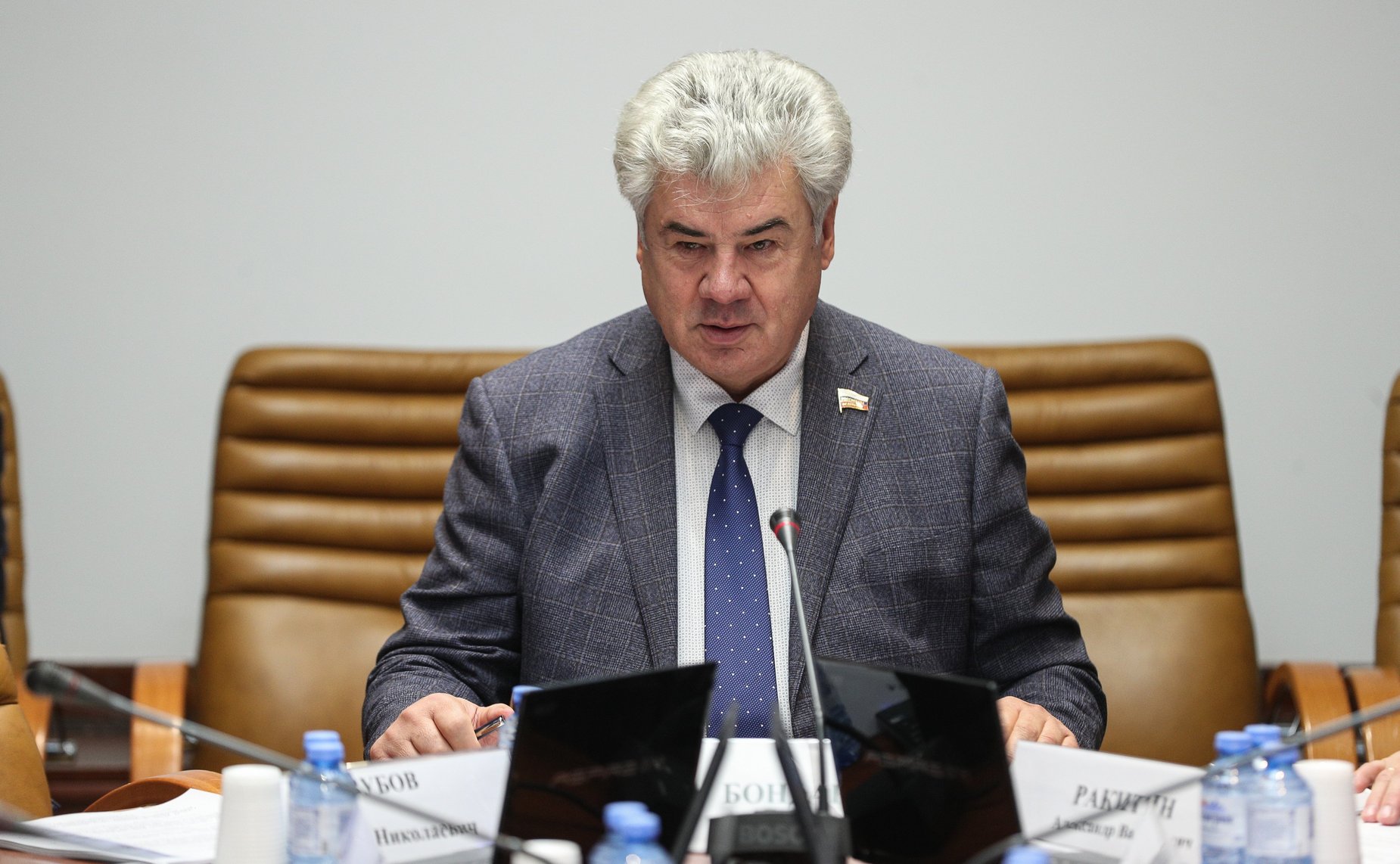 Виктор Бондарев