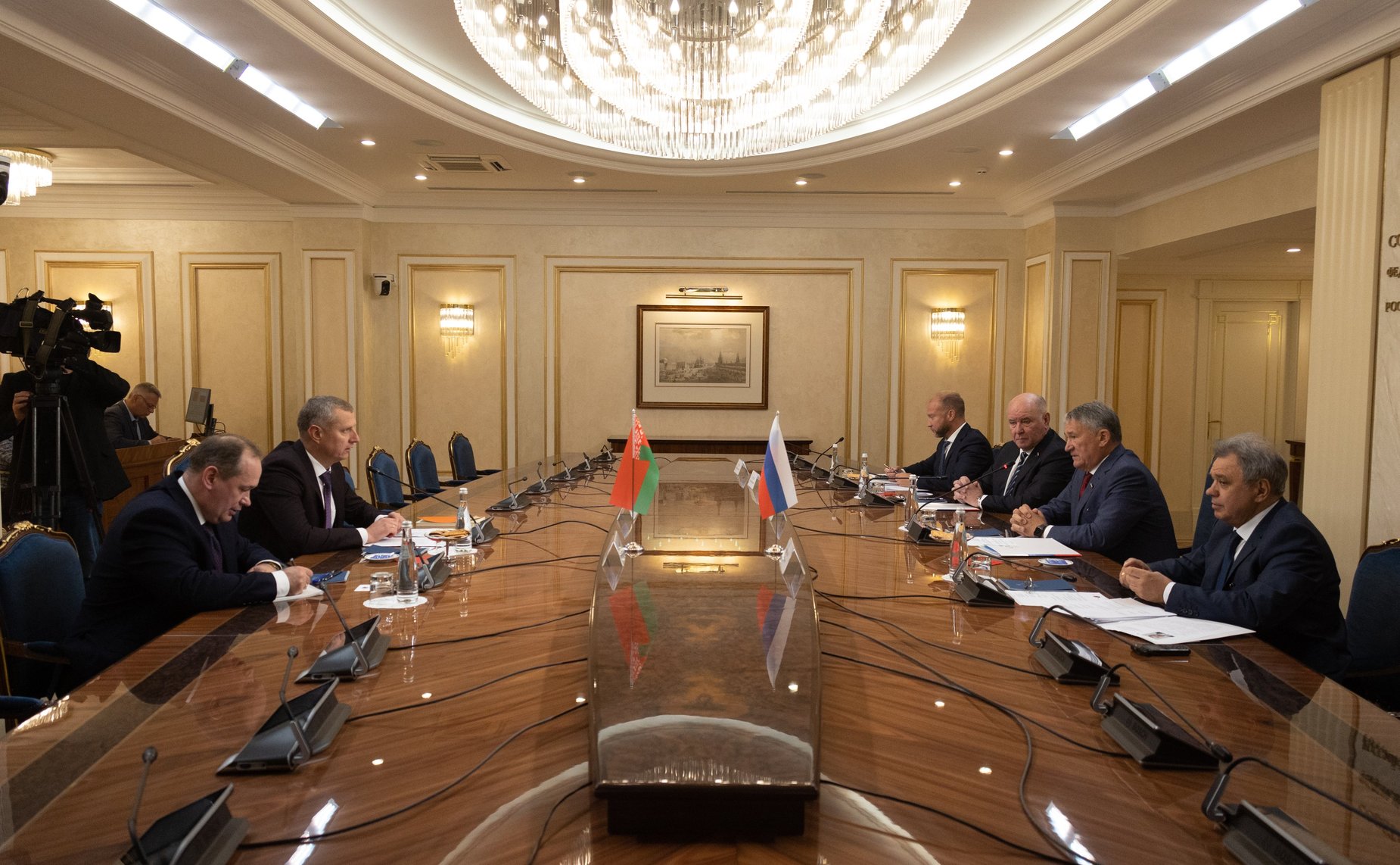 Встреча заместителя Председателя СФ Юрия Воробьева с Чрезвычайным и Полномочным Послом Республики Беларусь в РФ