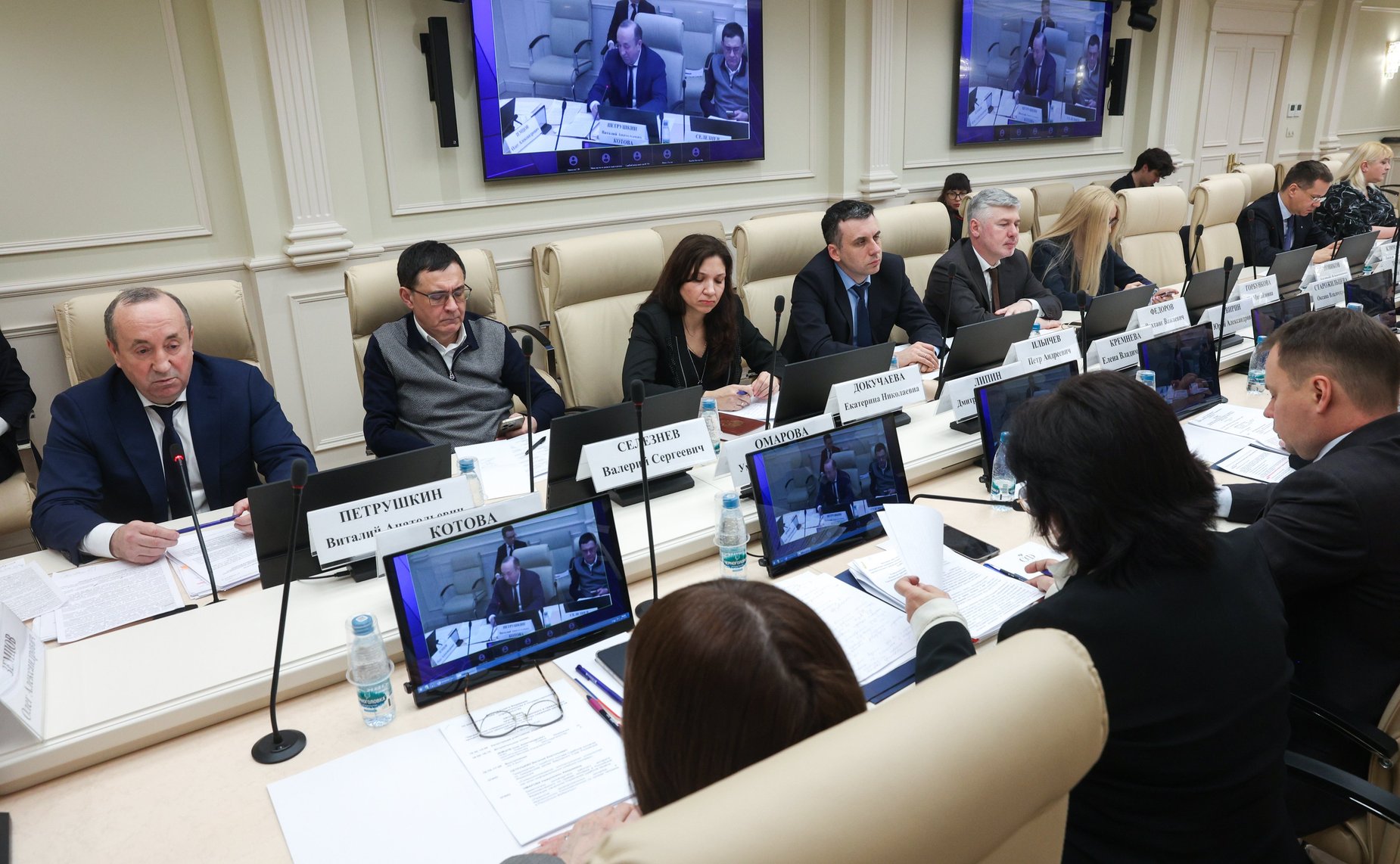 Круглый стол Комитета СФ по конституционному законодательству и государственному строительству «Направления совершенствования гражданского и гражданского процессуального законодательства в целях снижения нагрузки на судебную систему»