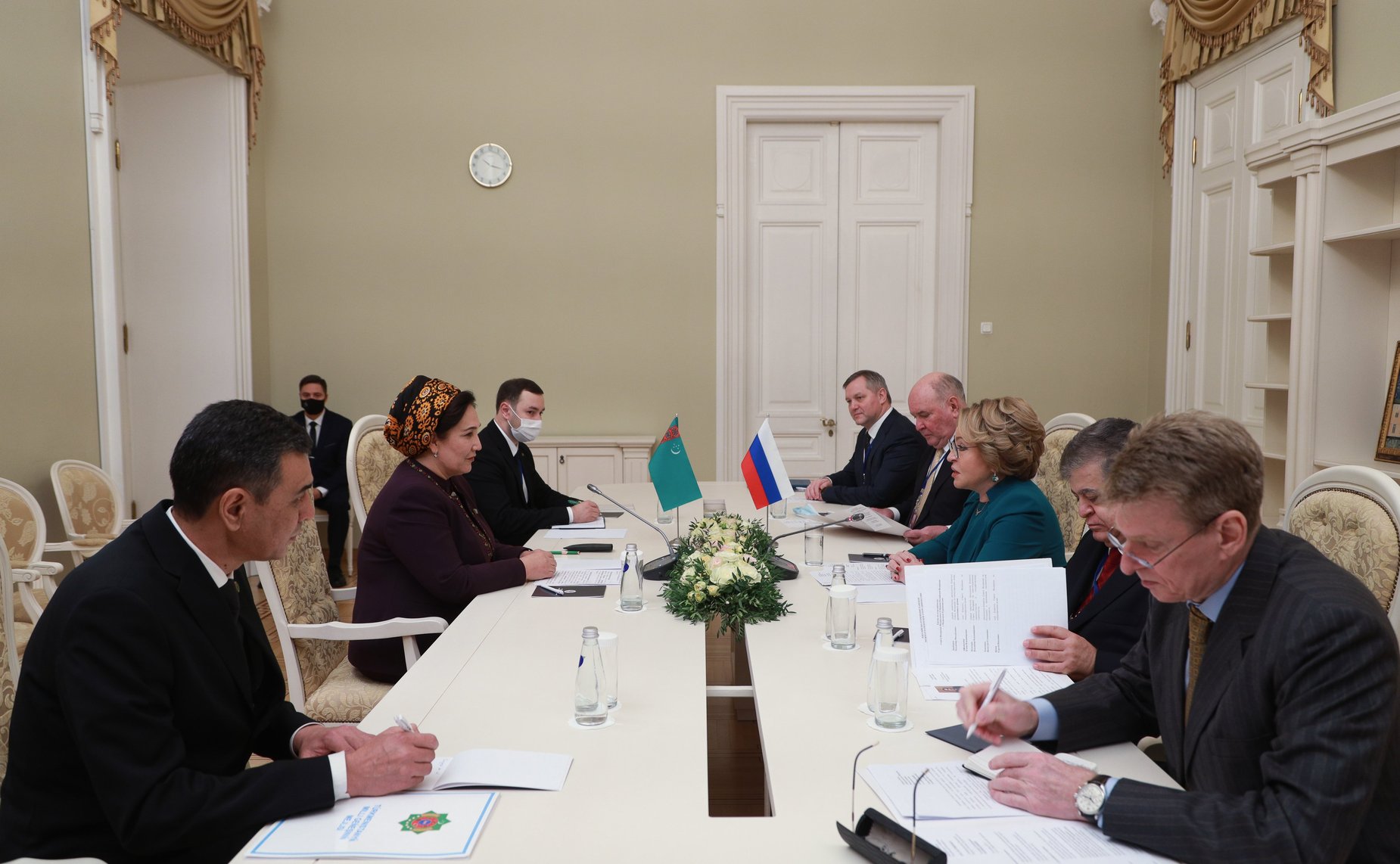 Председатель Совета Федерации Валентина Матвиенко провела встречу с Председателем Меджлиса Милли Генгеша Туркменистана Гульшат Маммедовой