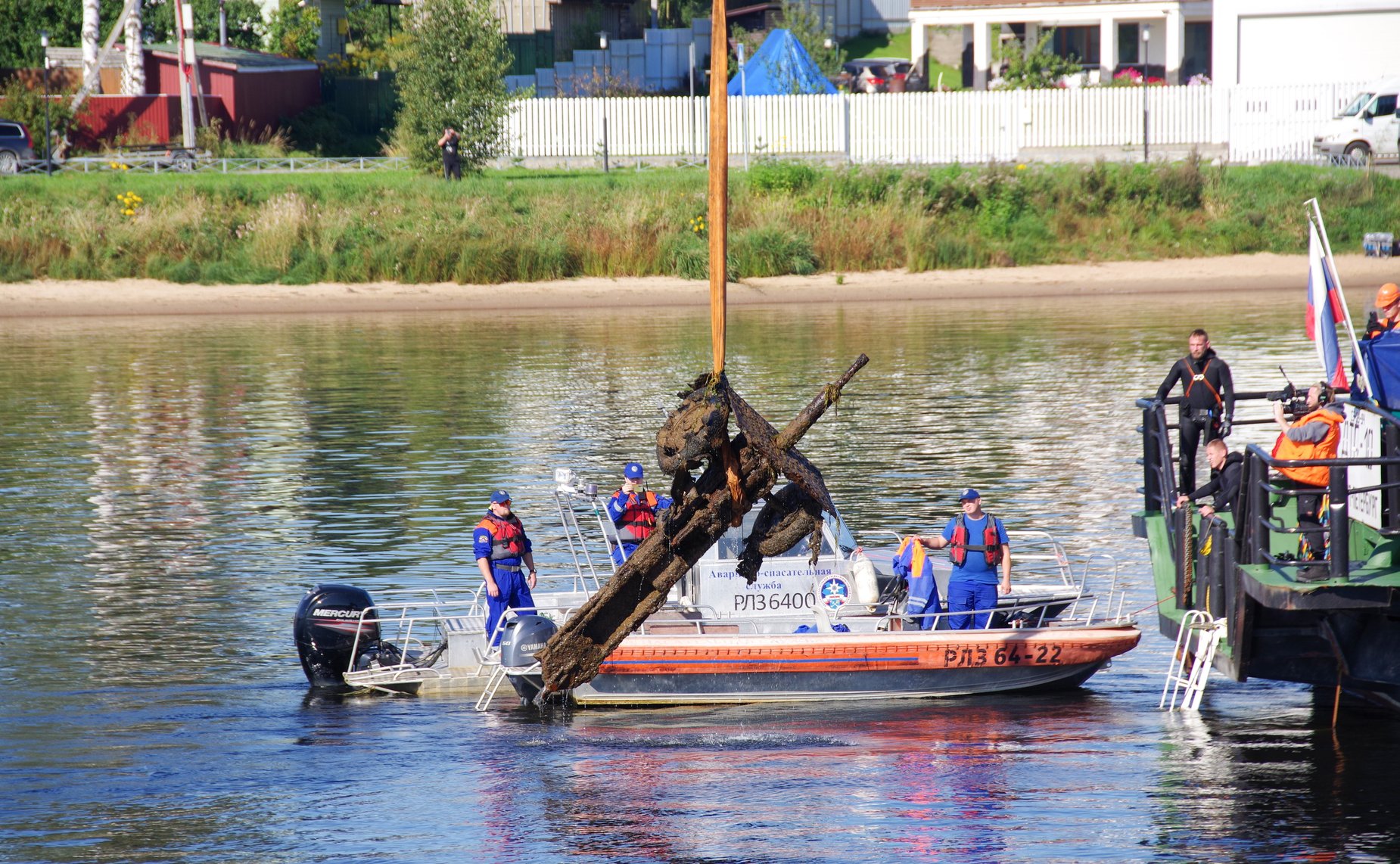 В День памяти жертв блокады Ленинграда на территории Кировского района Ленинградской области со дна реки Невы поднята боевая пушка времен Великой Отечественной войны