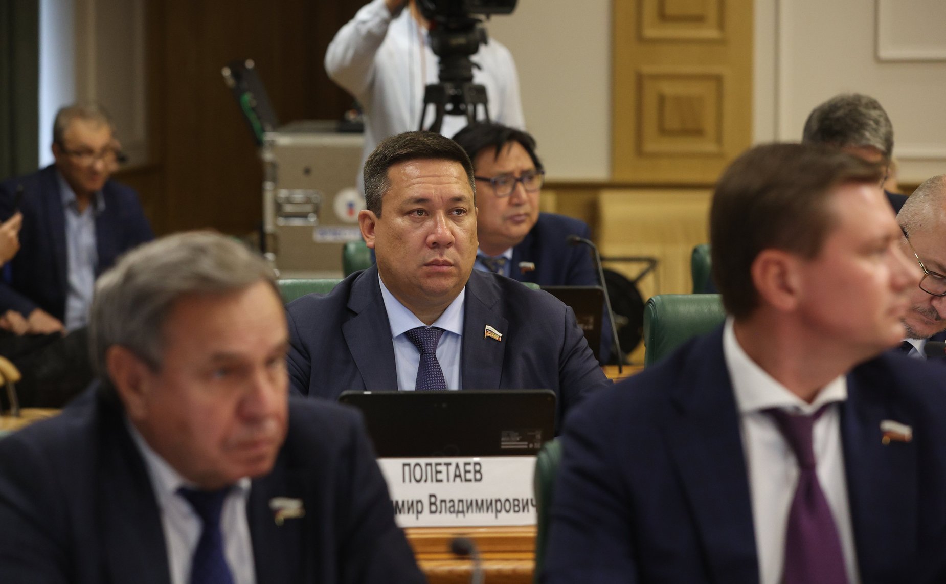 Встреча сенаторов Российской Федерации с Министром строительства и жилищно-коммунального хозяйства РФ Иреком Файзуллиным в формате открытого диалога