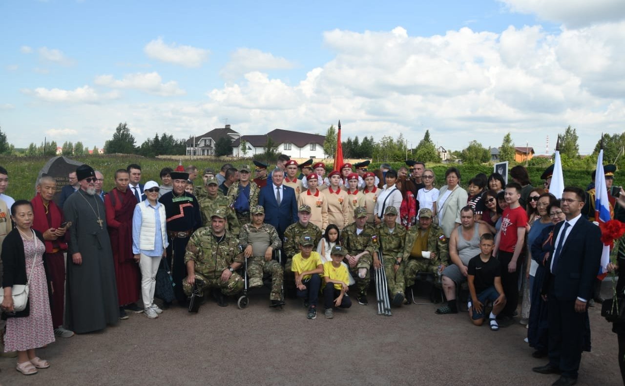 Сергей Михайлов принял участие в торжественном открытии стелы «Вечная память забайкальцам – защитникам Ленинграда» на Невском пятачке