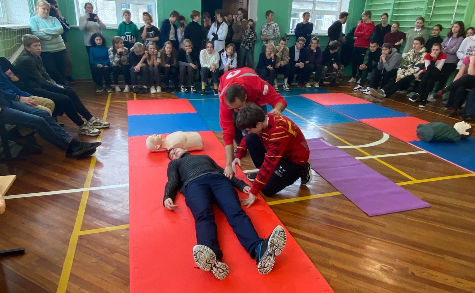 Елена Бибикова рассказала школьникам о необходимости навыков по оказанию первой медицинской помощи