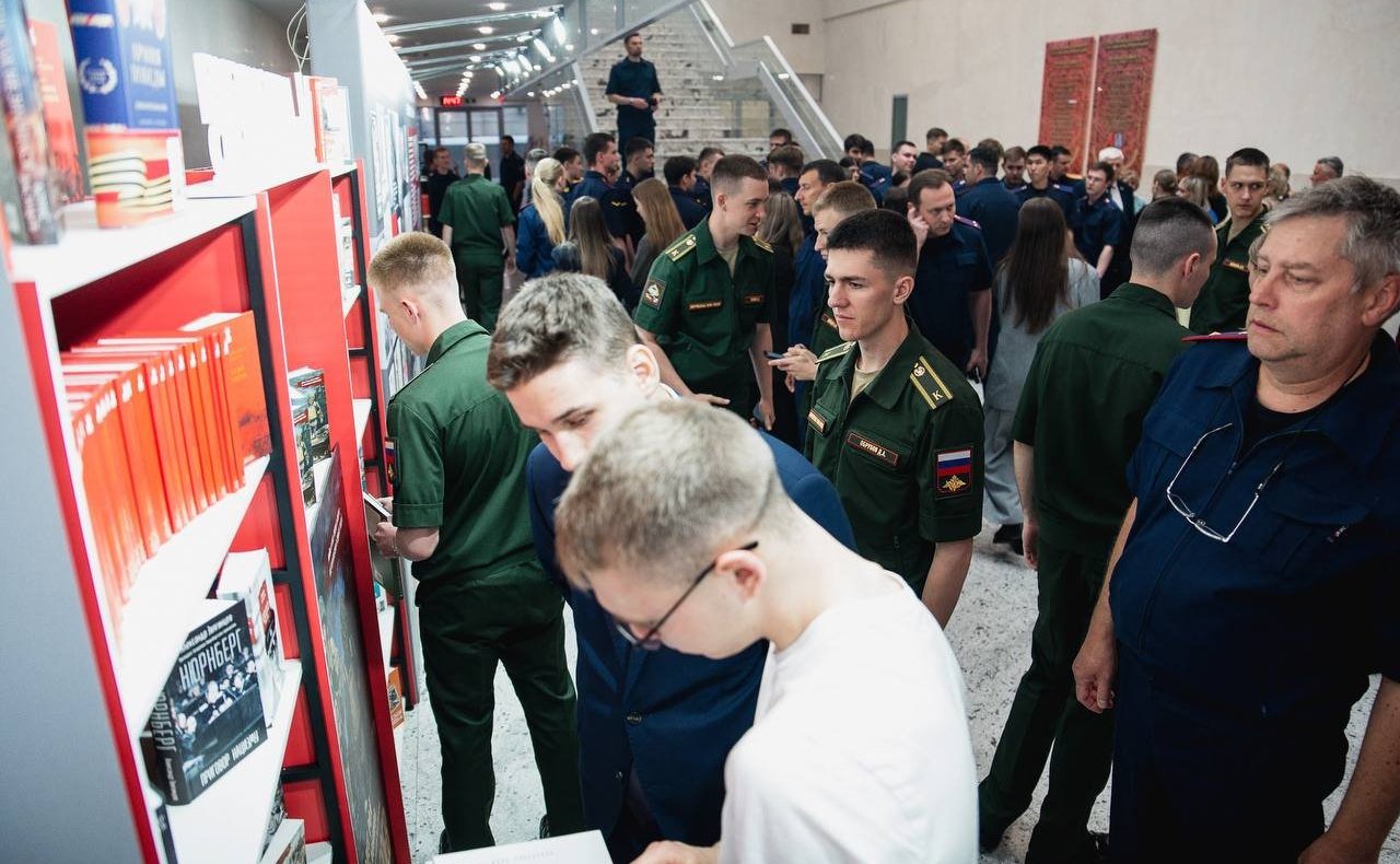 Елена Писарева открыла выставку «Великие книги Великой Победы» в Следственном комитете Российской Федерации