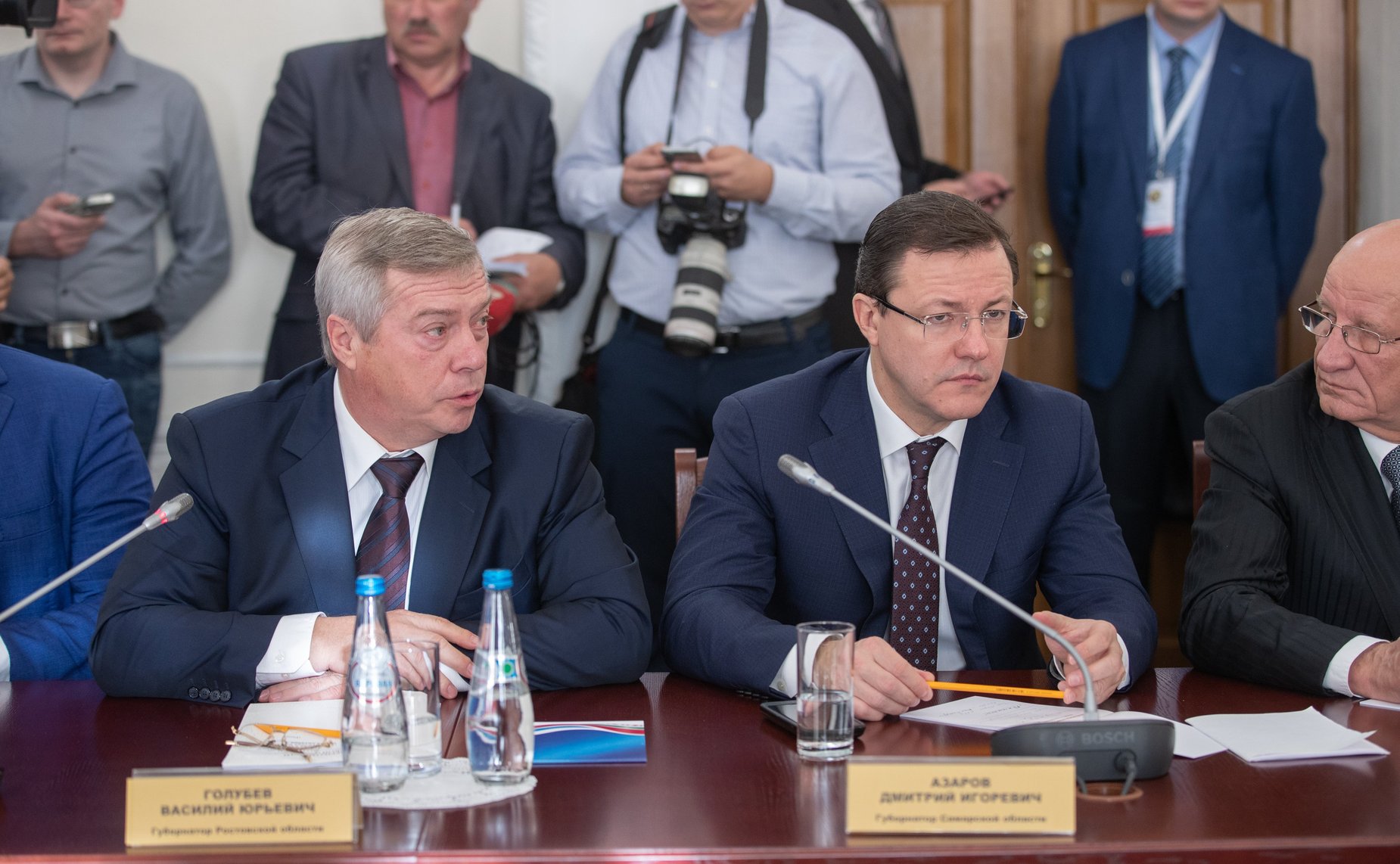 В. Матвиенко и М. Мясникович провели совместную встречу с руководителями субъектов России и Беларуси