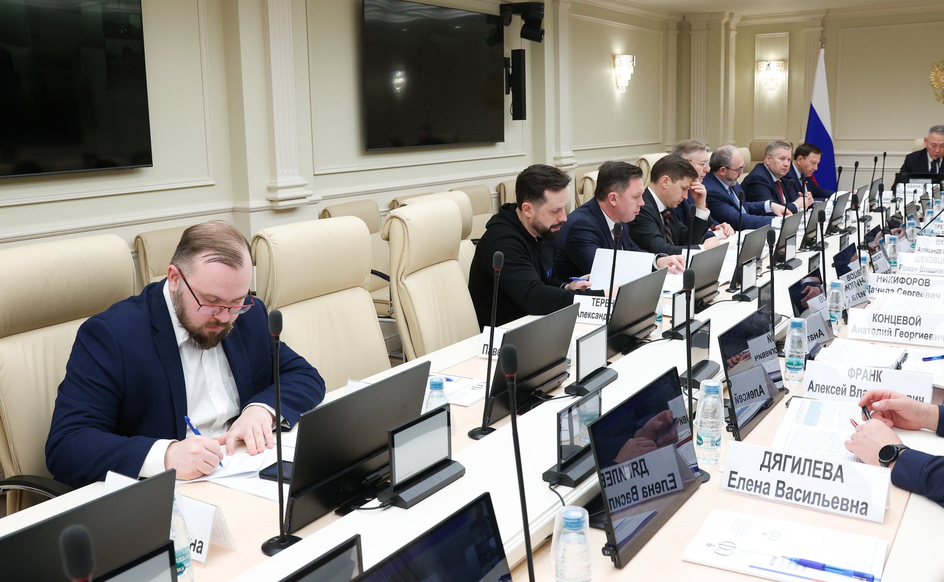 Круглый стол на тему «Актуальные вопросы использования беспилотных и роботизированных систем на Дальнем Востоке и Арктике»