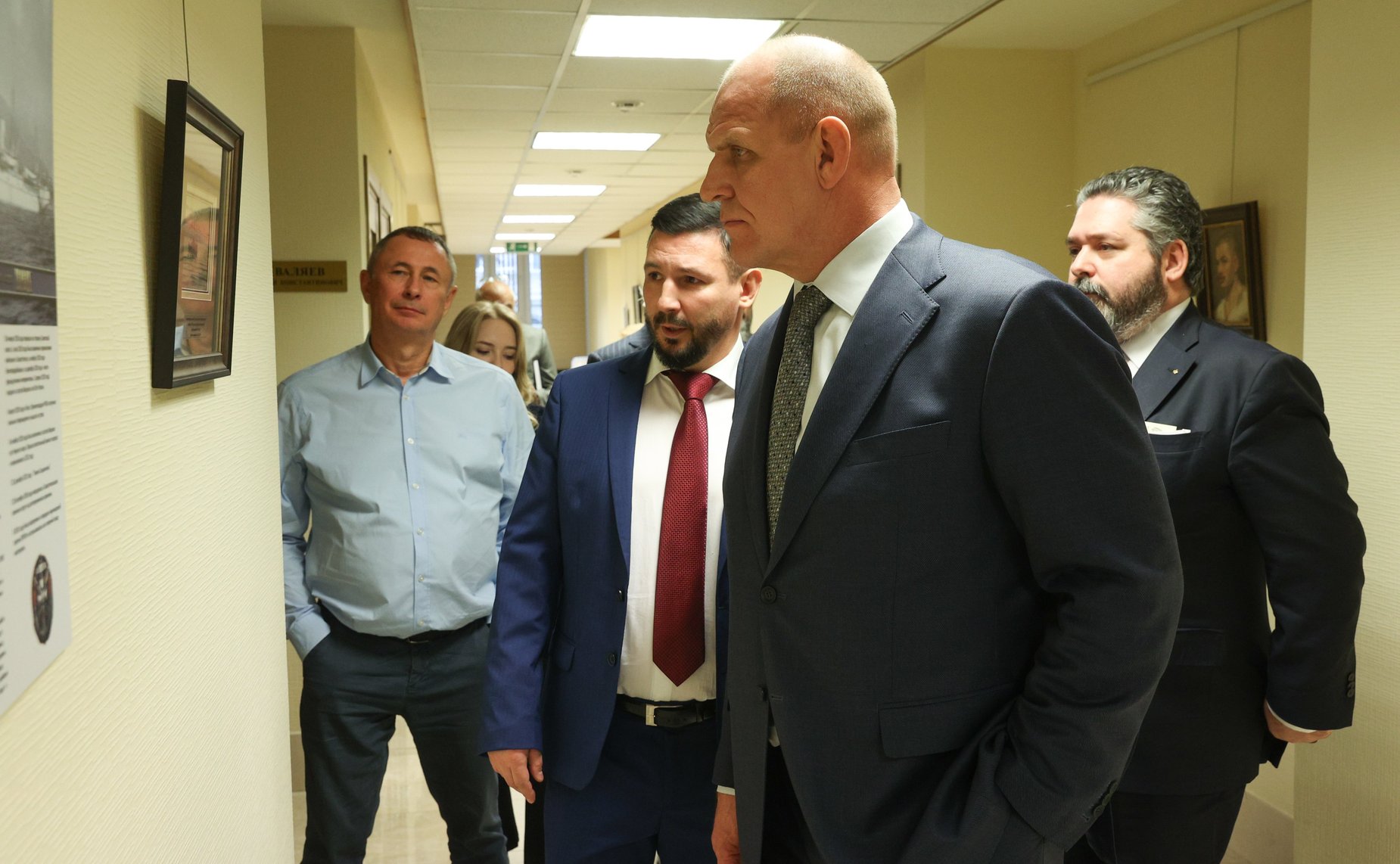 В Совете Федерации открылась выставка картин «Первый художник Новосибирска»