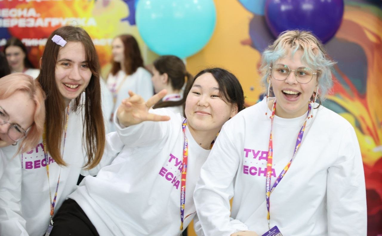 Андрей Хапочкин принял участие в церемонии открытия фестиваля «Студенческая весна» в Сахалинской области