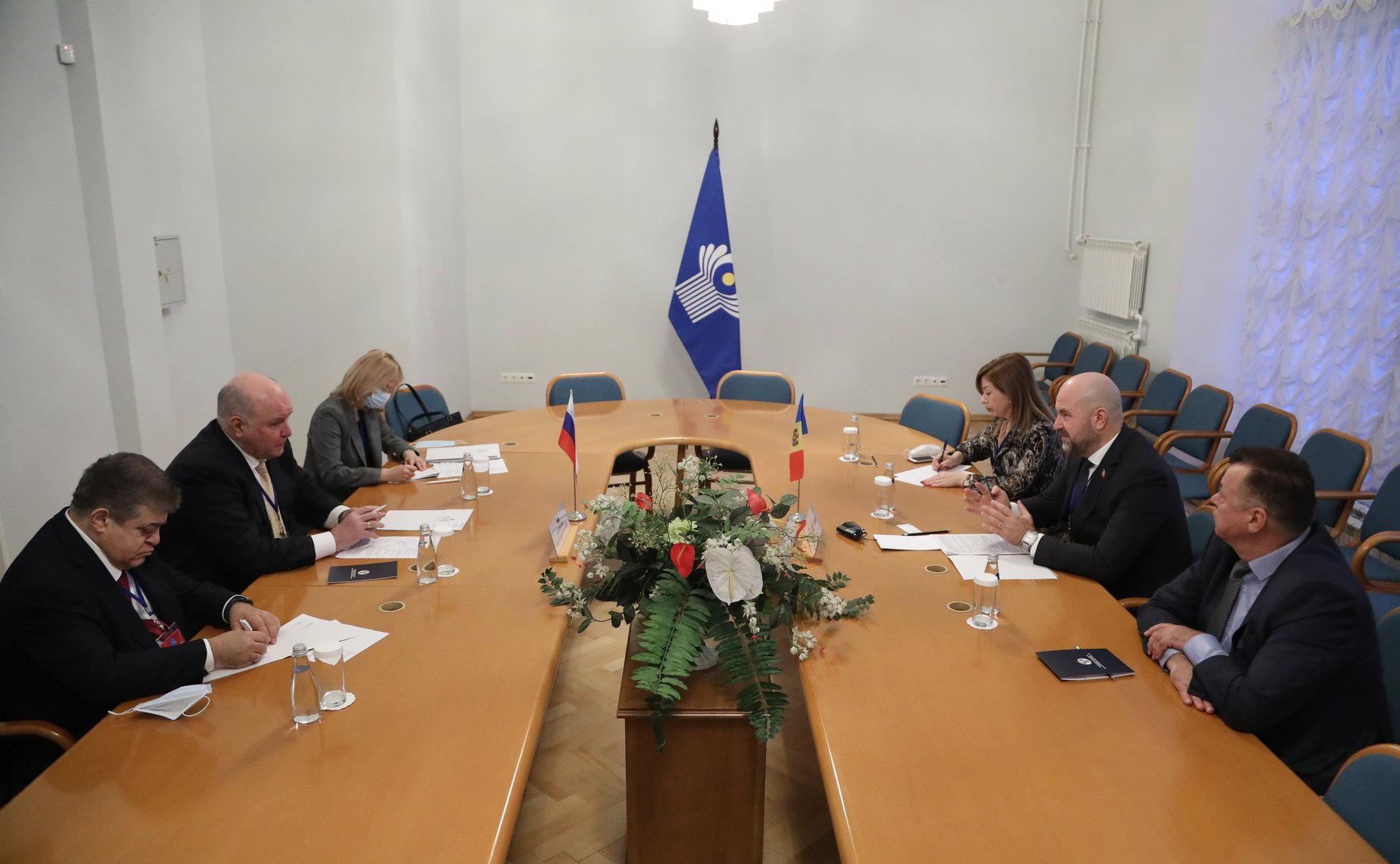 Встреча председателя Комитета Совета Федерации по международным делам Григория Карасина с руководителем молдавской делегации в МПА СНГ Владимиром Боля