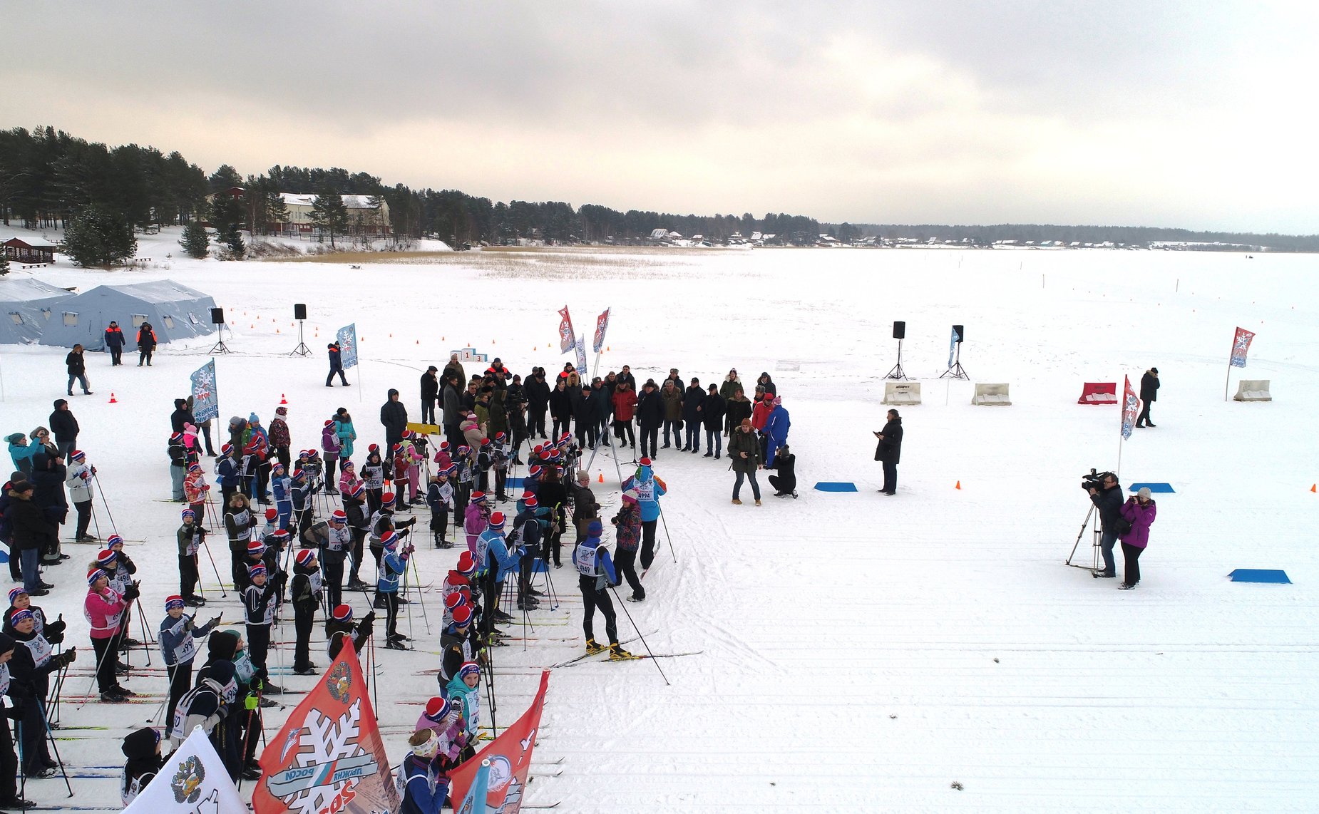 Вице-спикер принял участие в обсуждении путей развития Образовательного центра – кадетской школы «Корабелы Прионежья», а также дал старт гонке «Лыжня России»