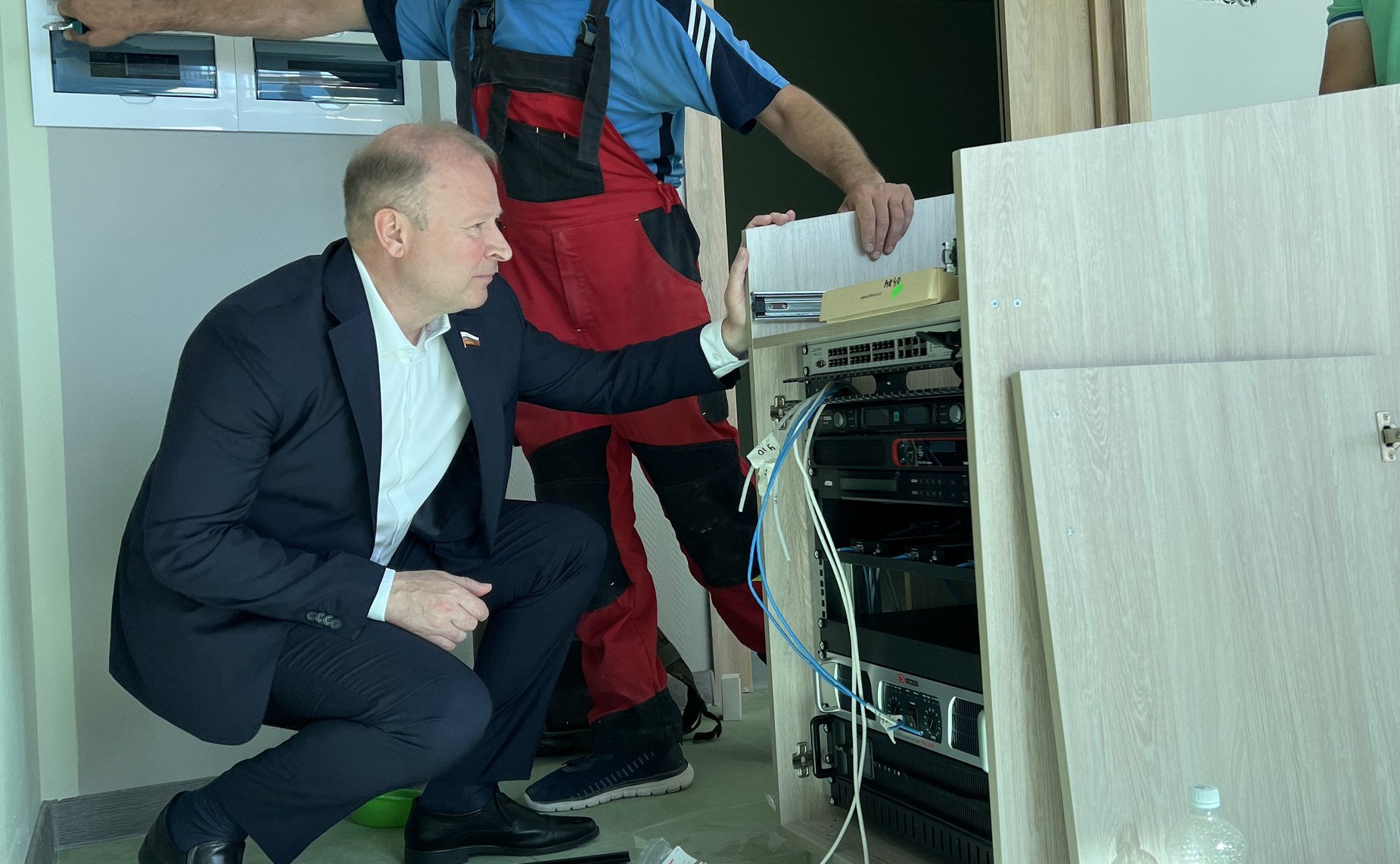 Виктор Шептий проинспектировал ход строительства гимназии в Екатеринбурге