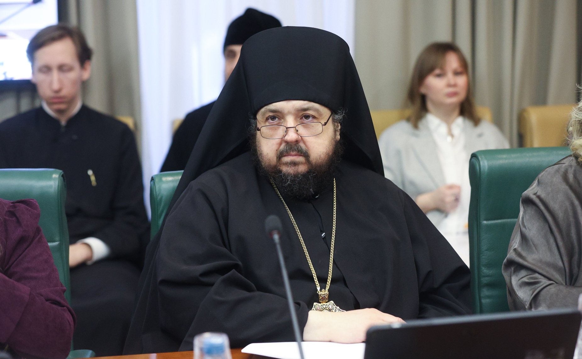 Круглый стол «Становление современной общественно-государственной модели воспитания гражданина и патриота (анализ опыта взаимодействия государственных и религиозных институтов)» (в рамках XIV Рождественских парламентских встреч)