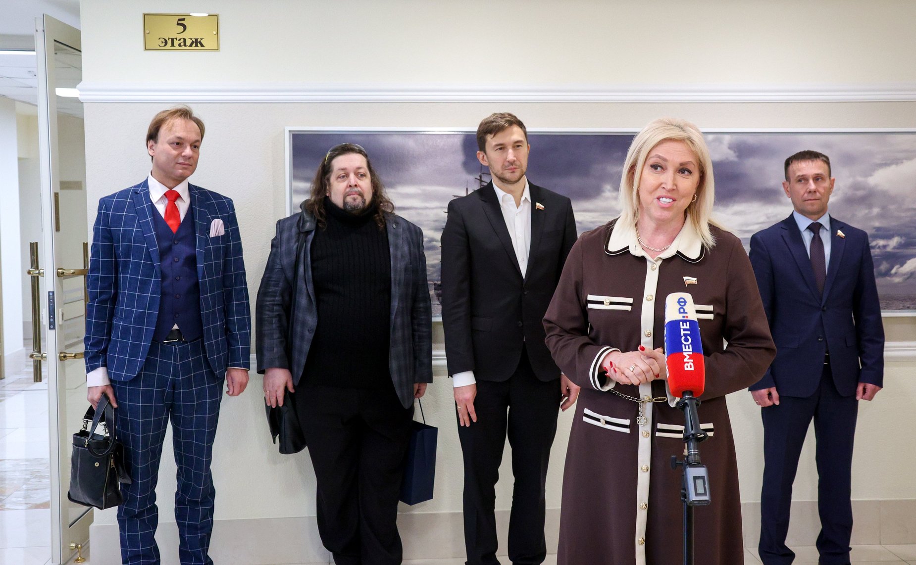 Церемония открытия выставки живописи А. Буртасенкова «Под Русским небом Крыма»