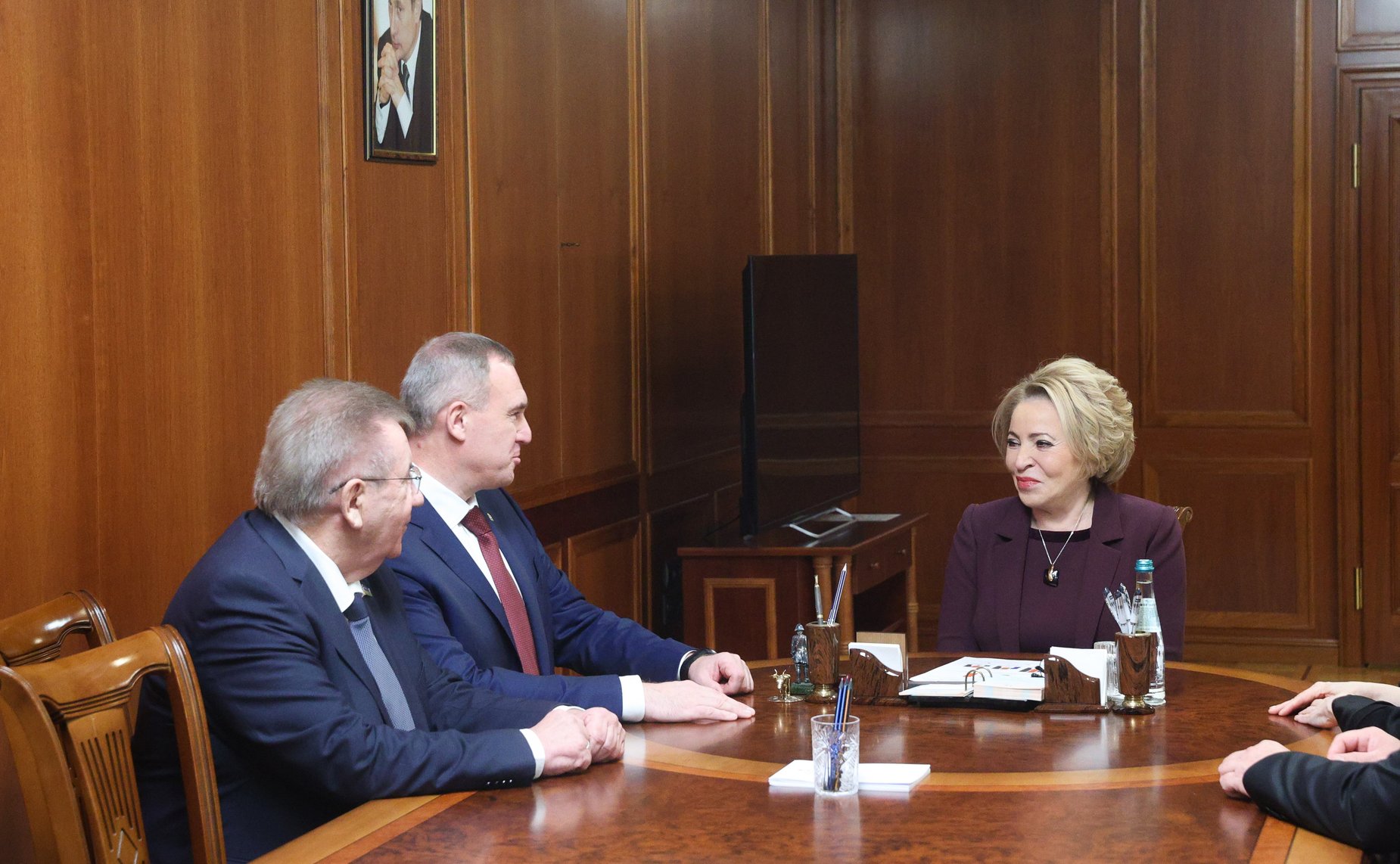 Валентина Матвиенко провела встречу с губернатором Ханты-Мансийского автономного округа – Югры Русланом Кухаруком