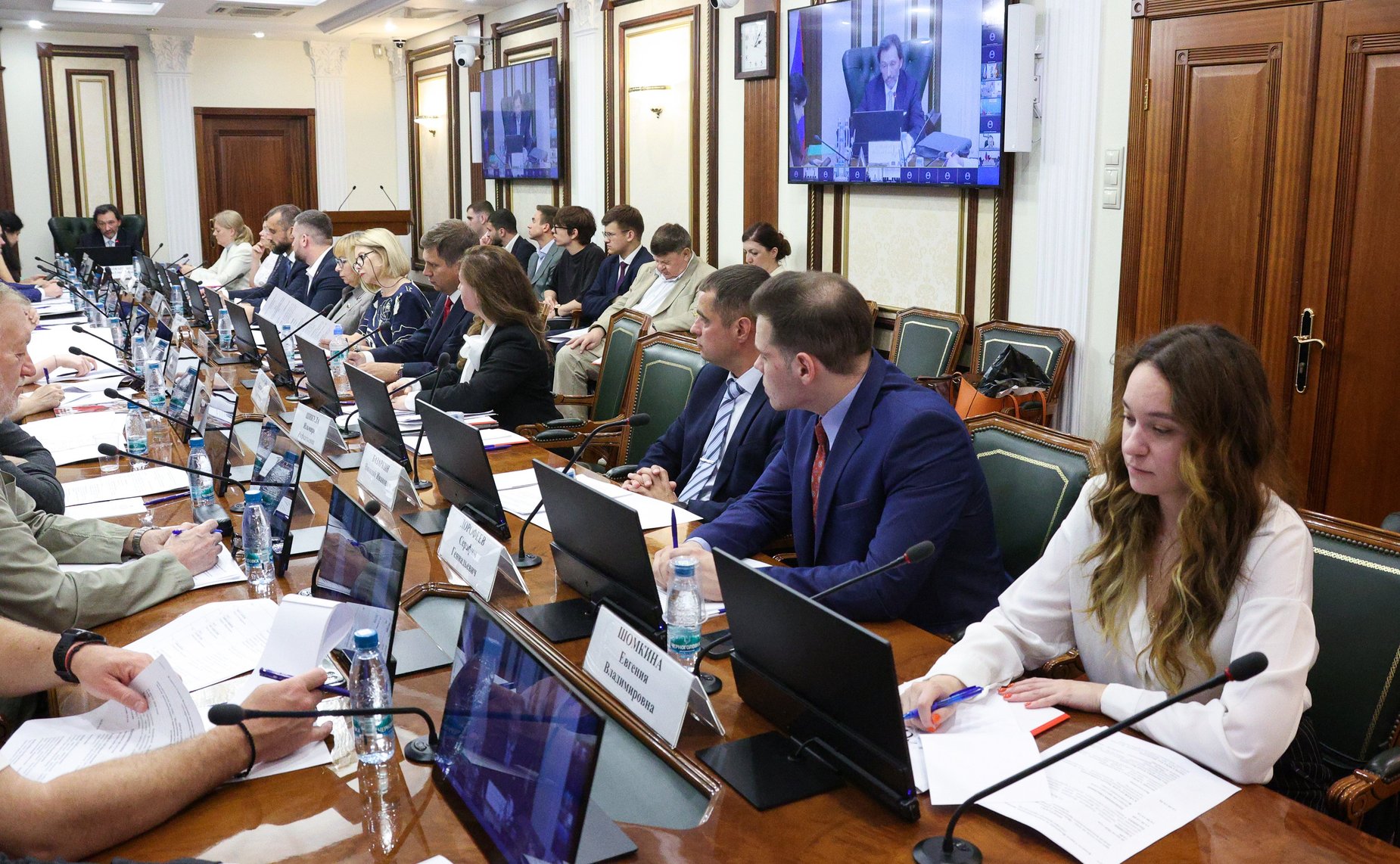 Круглый стол Комитета СФ по конституционному законодательству и государственному строительству «Исполнение судебных решений: выбор правовой модели исполнительного производства, оптимальной для взыскателей и должников»