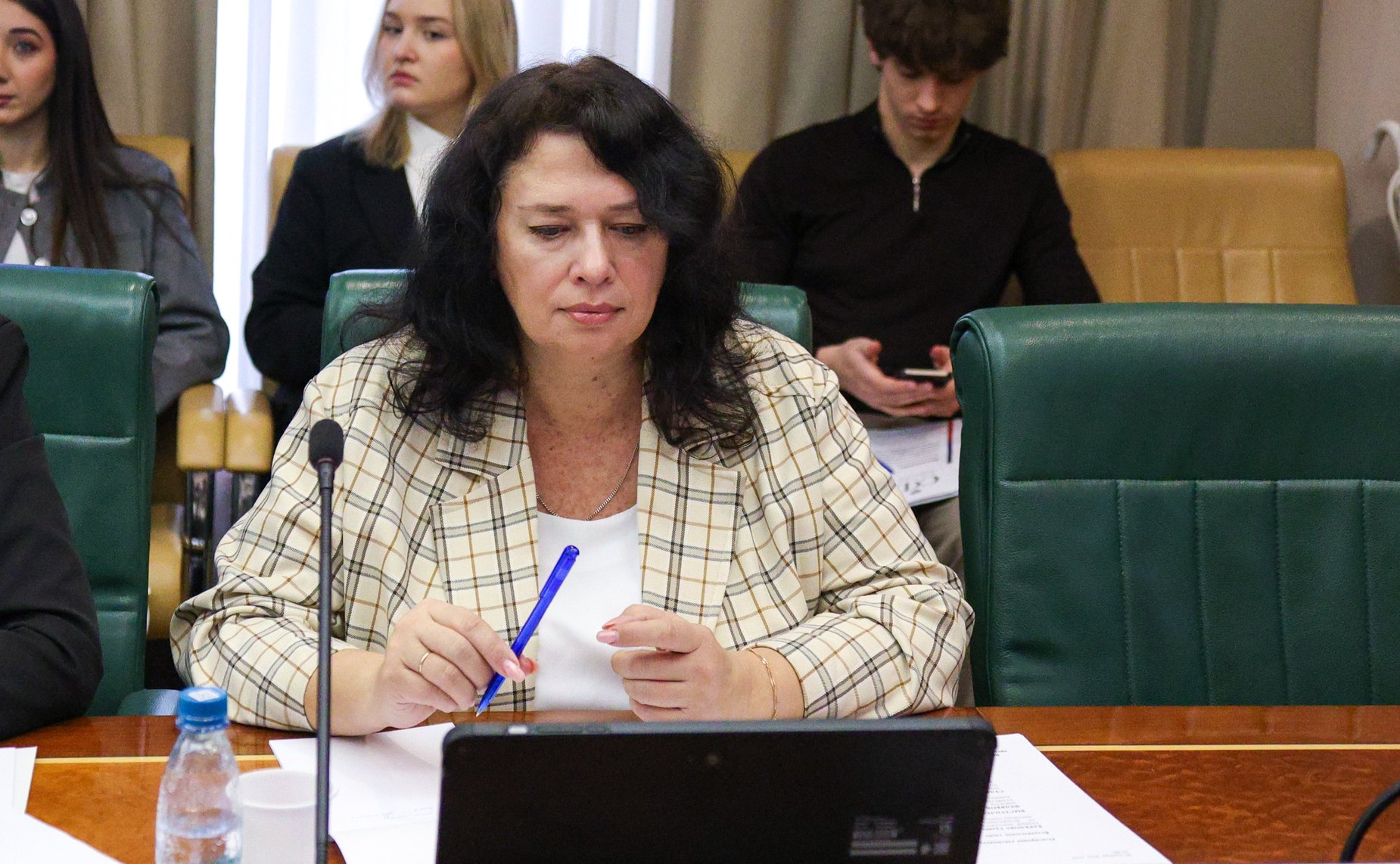 Круглый стол на тему «Совершенствование системы лицензирования деятельности по управлению многоквартирными домами: законодательные новации и практика применения»