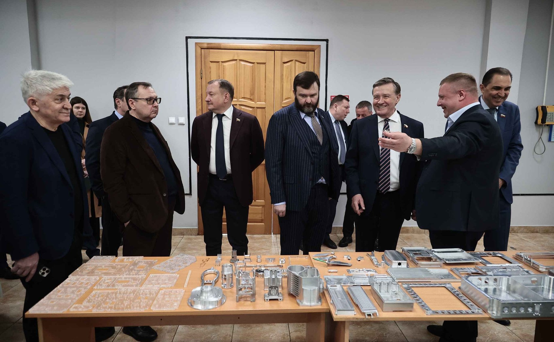 Сенаторы РФ посетили АО «Ульяновское конструкторское бюро приборостроения»