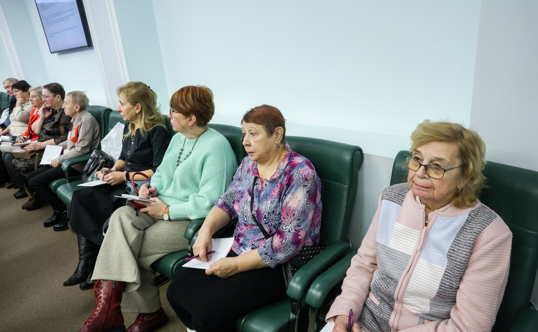 Совещание на тему «Об итогах внедрения системы долговременного ухода за гражданами пожилого возраста и инвалидами, нуждающимися в уходе, на территориях всех субъектов РФ. Проблемы и пути решения»