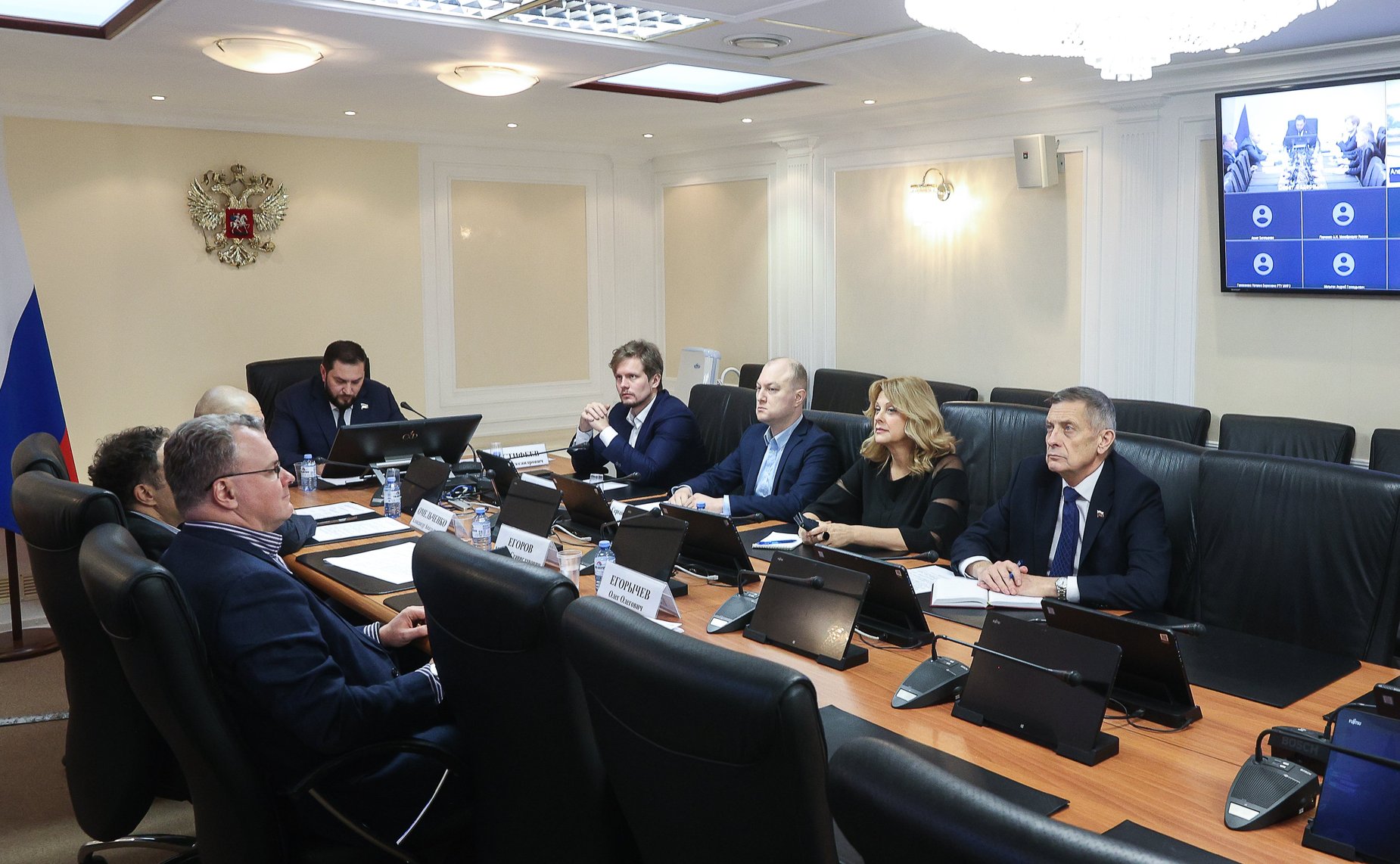 Круглый стол на тему «Меры экономического стимулирования создания новых высокотехнологичных рабочих мест»