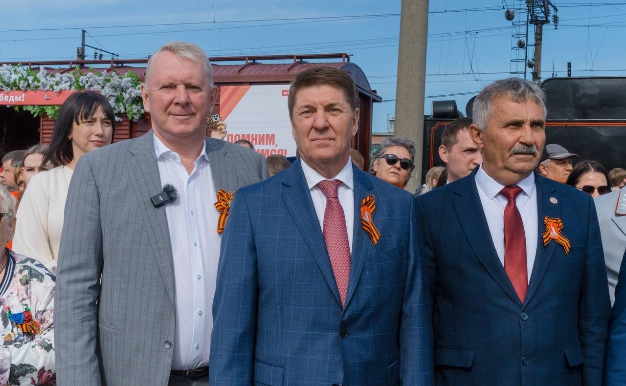 Председатель Комитета СФ по федеративному устройству, региональной политике, местному самоуправлению и делам Севера Андрей Шевченко принял участие в торжественной встрече «Поезда Победы» на вокзале Оренбурга