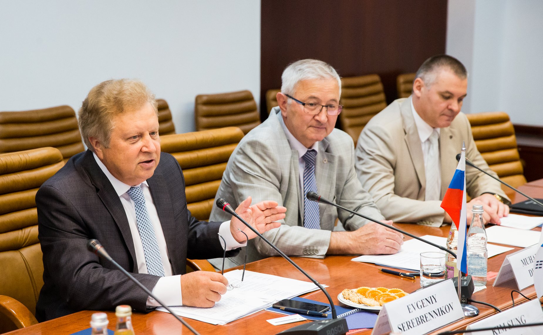 Встреча Е. Серебренникова и М. Дидигова с первым заместителем председателя Комитета по обороне Национальной Ассамблеи Республики Корея Ким Сон Чаном