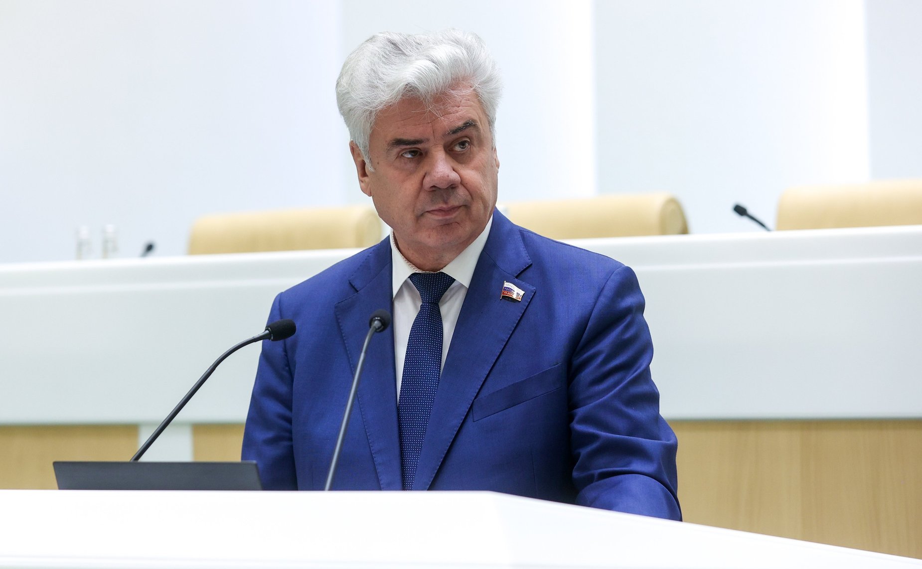 Виктор Бондарев