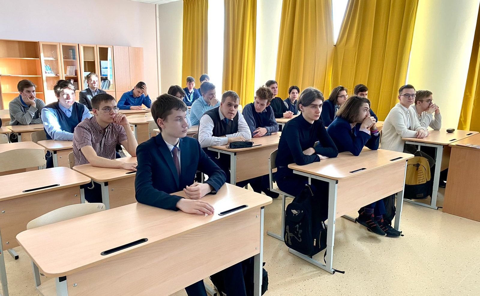 Татьяна Сахарова в рамках региональной недели посетила построенный по национальному проекту «Образование» новый корпус лицея в ЗАТО г. Североморск