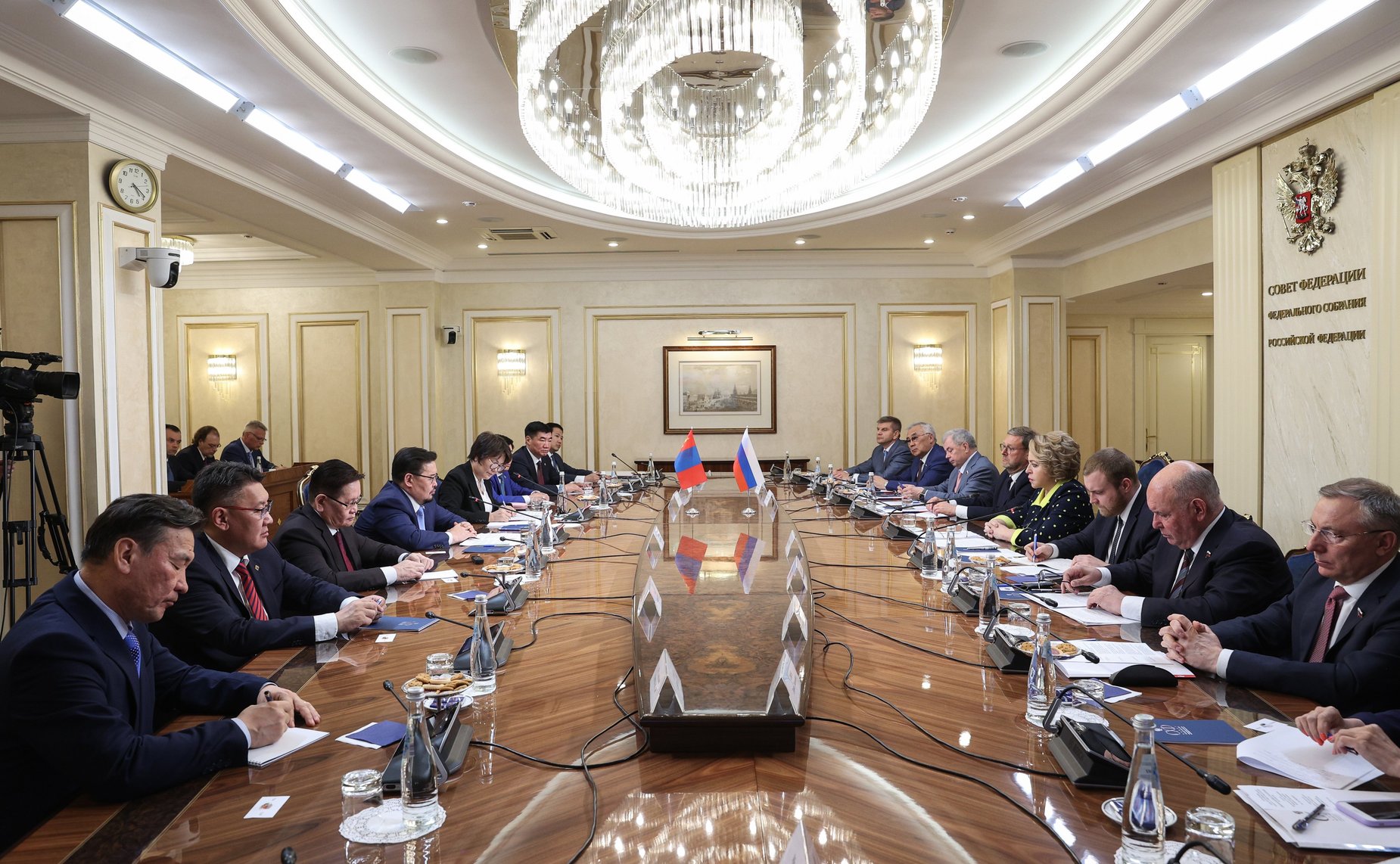 Валентина Матвиенко провела встречу с Председателем Великого Государственного Хурала Монголии Гомбожавыном Занданшатаром