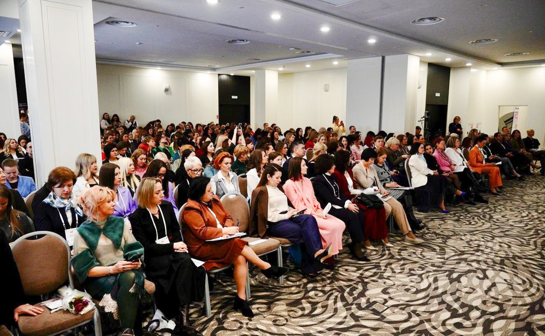 Форум деловых женщин проходит в Ульяновске