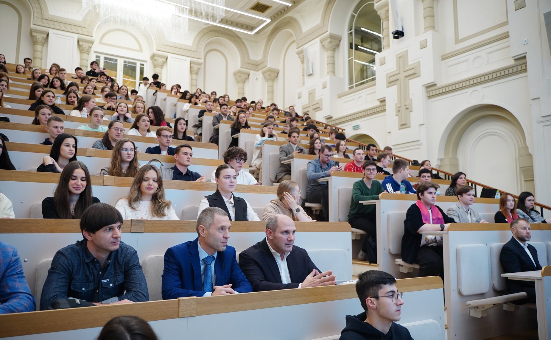 Александр Карелин встретился со студентами Президентской академии в Санкт-Петербурге