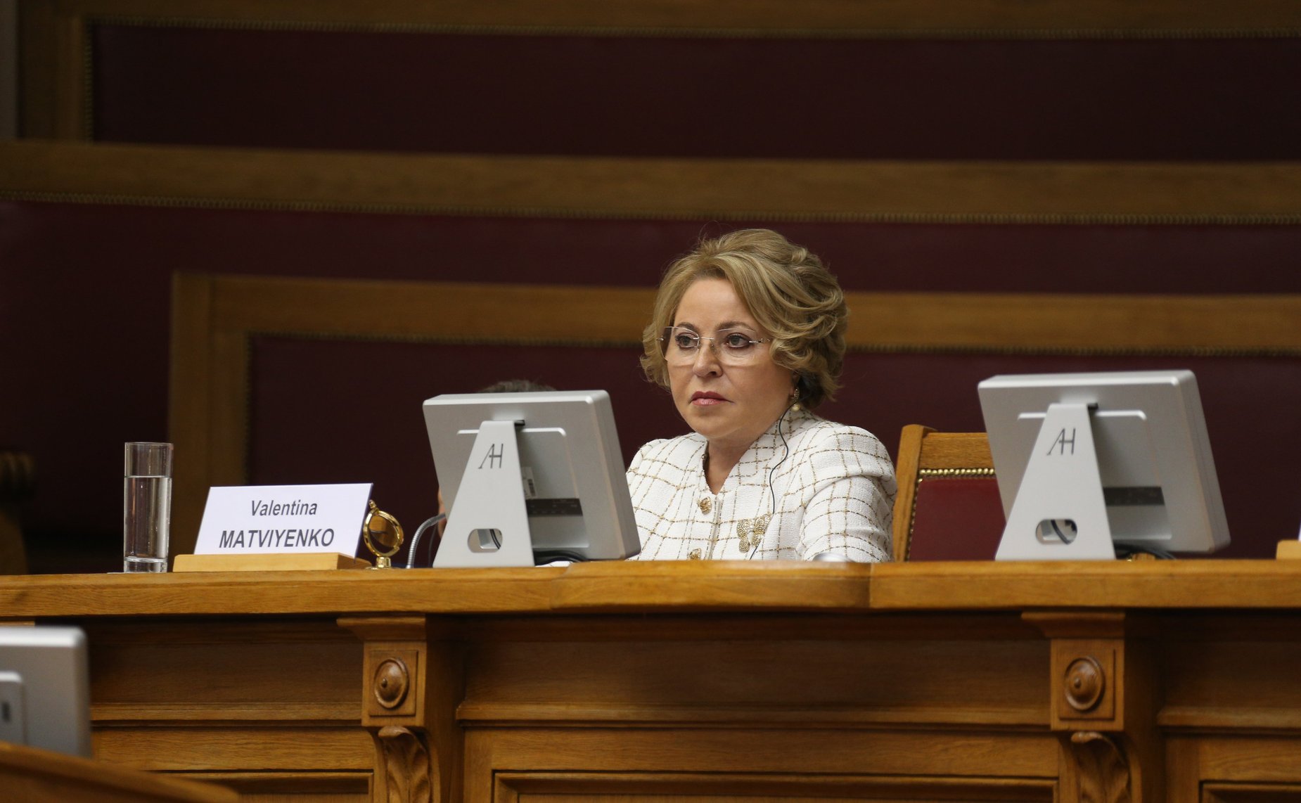 Пленарное заседание IX Невского международного экологического конгресса «Экология планеты — устойчивое развитие»