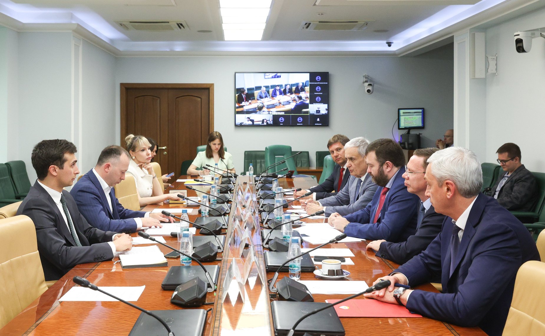 Круглый стол Комитета Совета Федерации по экономической политике «Вопросы реализации проектов акционерного общества «КАВКАЗ.РФ»: от Большой Кавказской тропы до горнолыжных курортов»