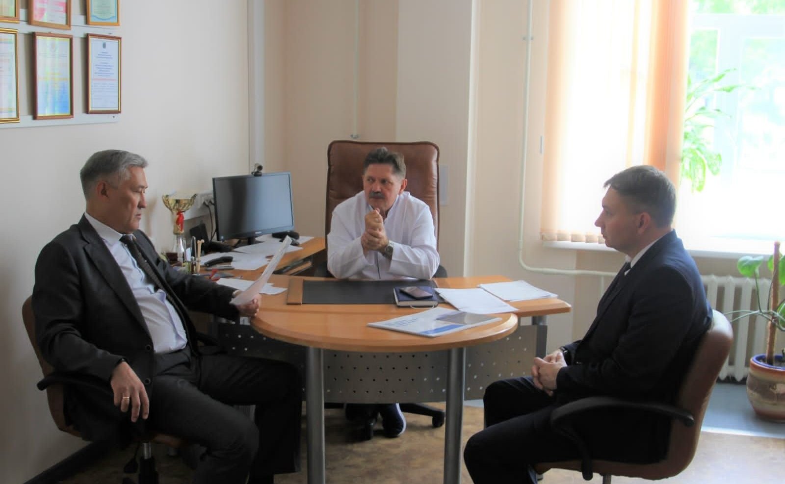 Юрий Валяев в ходе работы в регионе посетил областные больницы