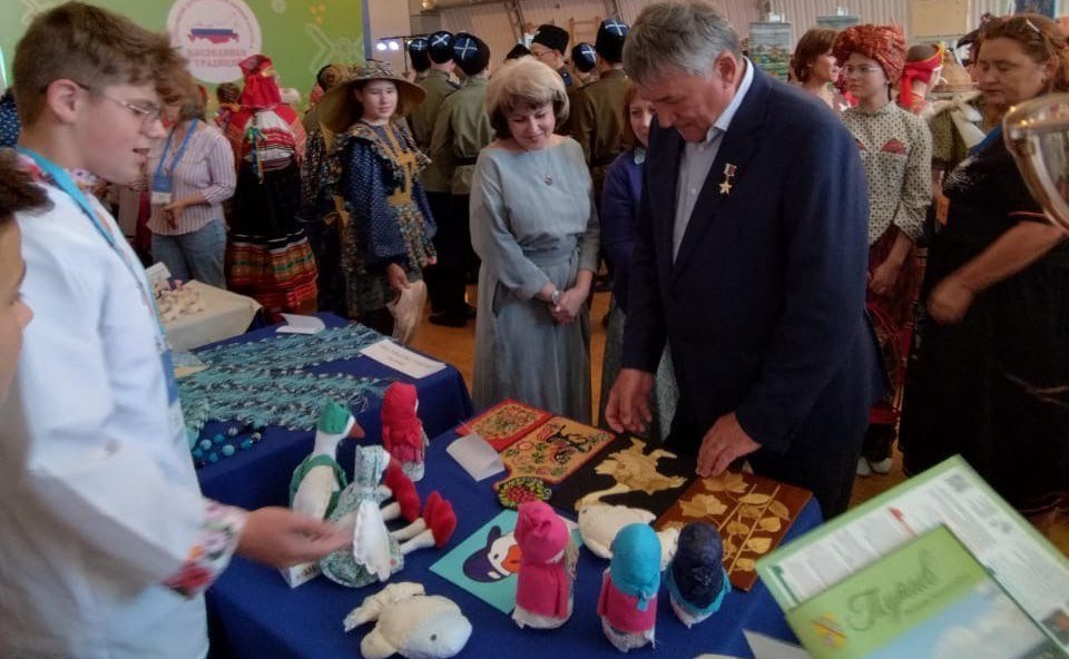 Юрий Воробьев принял участие в заключительном этапе Всероссийского детского фестиваля «Наследники традиций», который проходит на Вологодчине