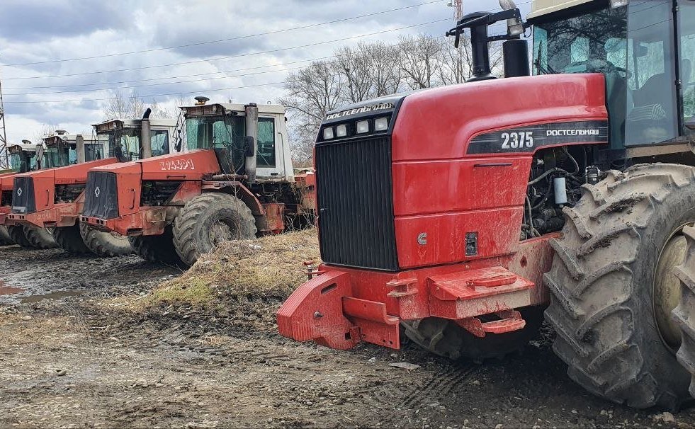 Андрей Базилевский в рамках поездки в регион проконтролировал ход весенних полевых работ в районе имени Лазо
