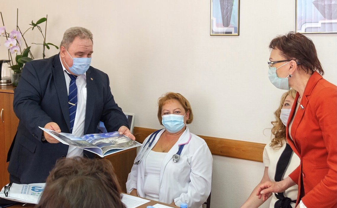 Татьяна Кусайко в ходе рабочей поездки в регион встретилась с научными и медицинскими сотрудниками Научно-исследовательского центра медико-биологических проблем адаптации человека в Арктике (КНЦ РАН)